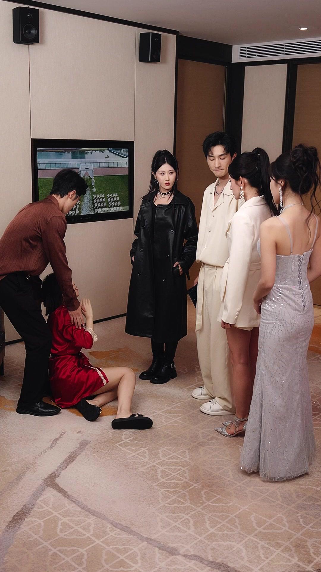 Cinta Pertama Tiga Dewi