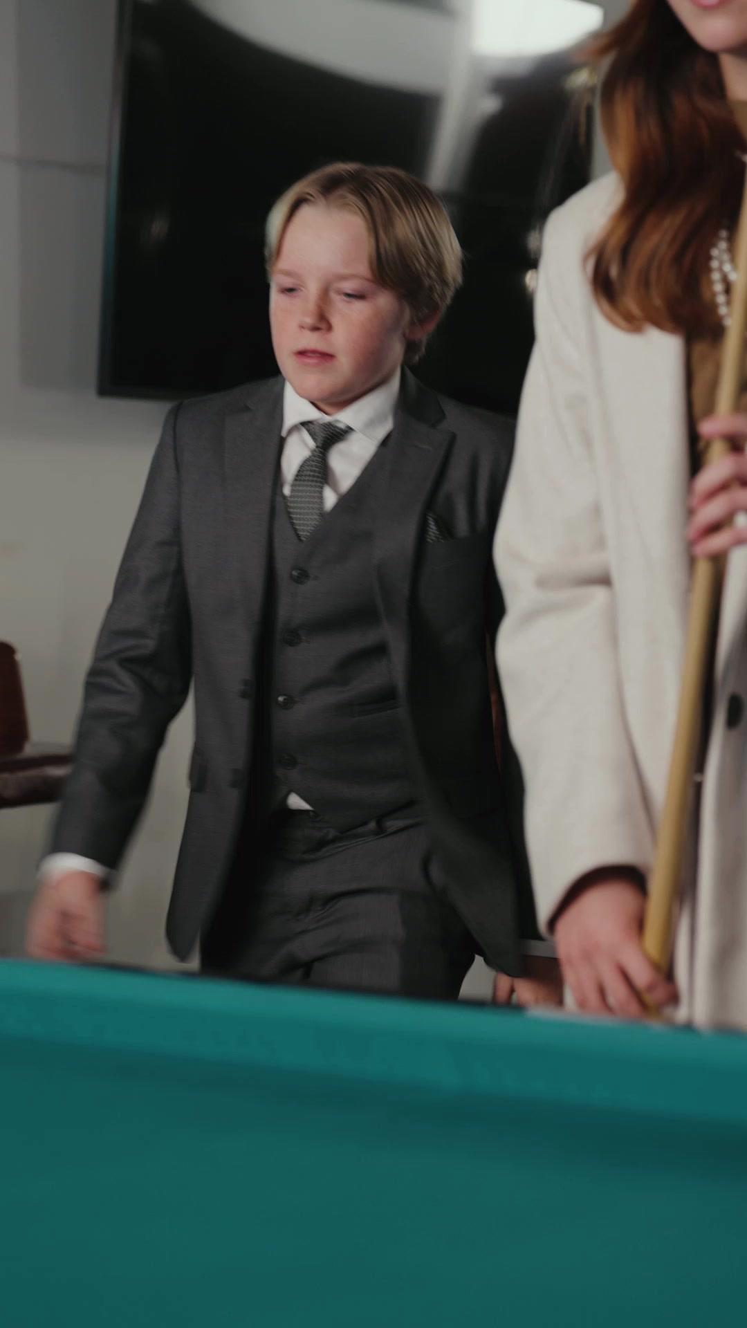  (Doblado)El Pequeño Prodigio del Billar