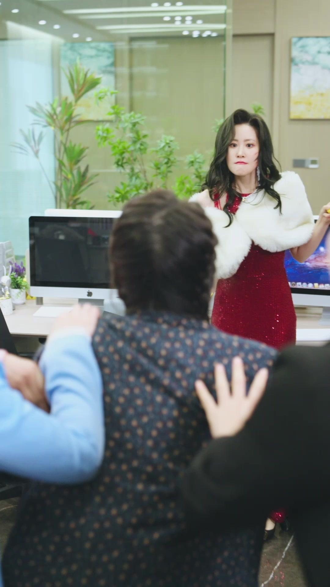 Kejutan Cinta Dengan CEO