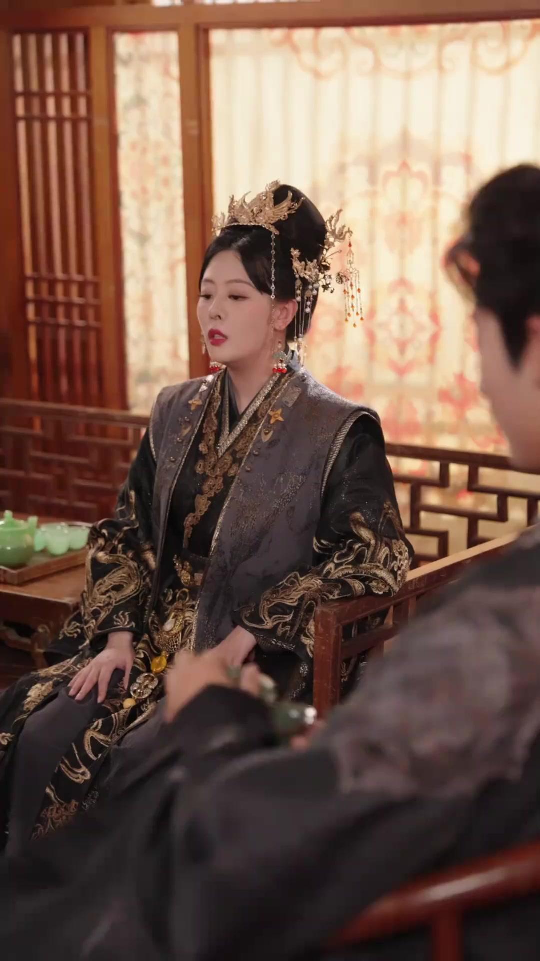 Bangkit Kembali, Menolak Jadi Istri Baik