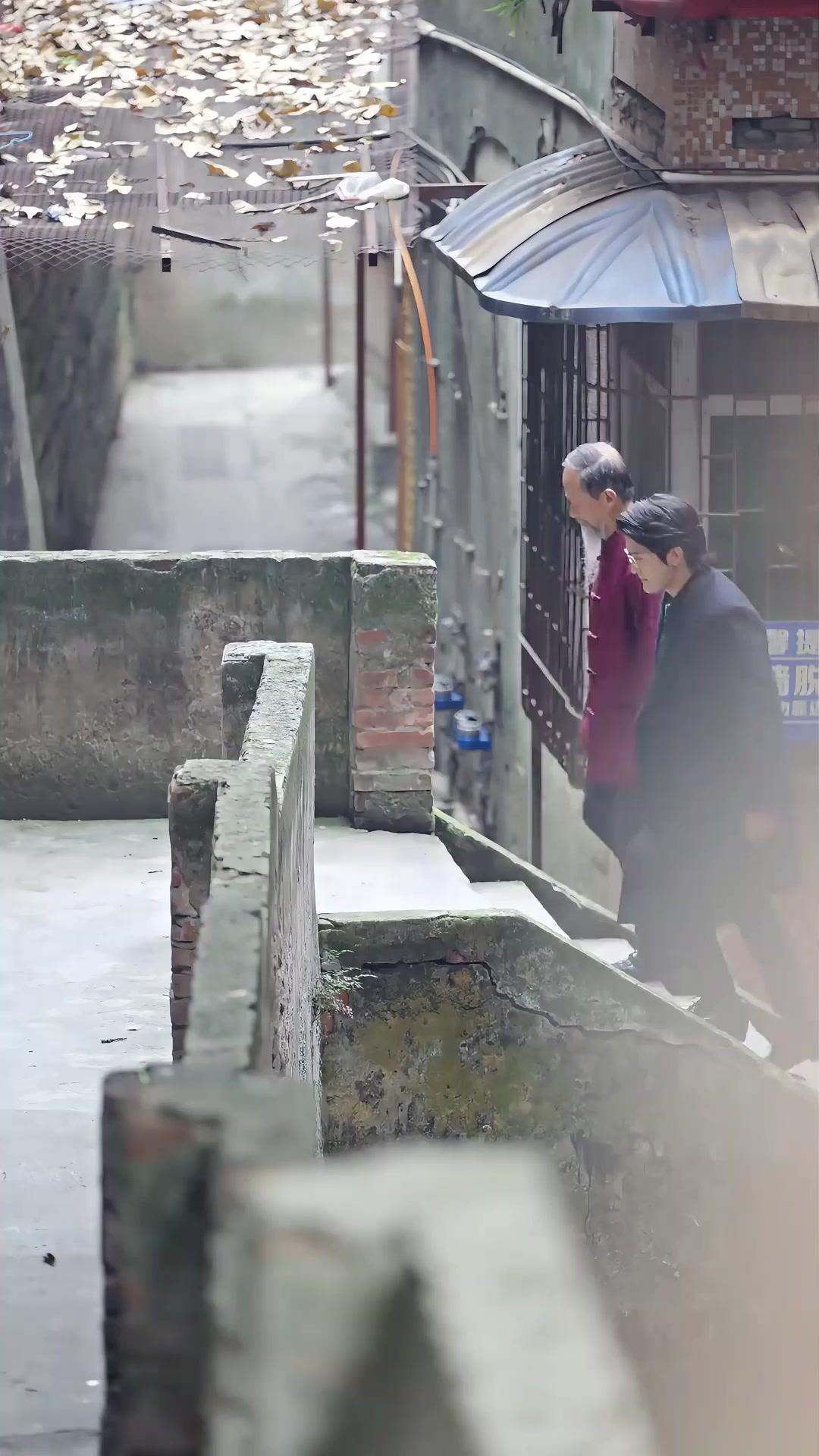 Bé Rồng Đến Chúc Phúc