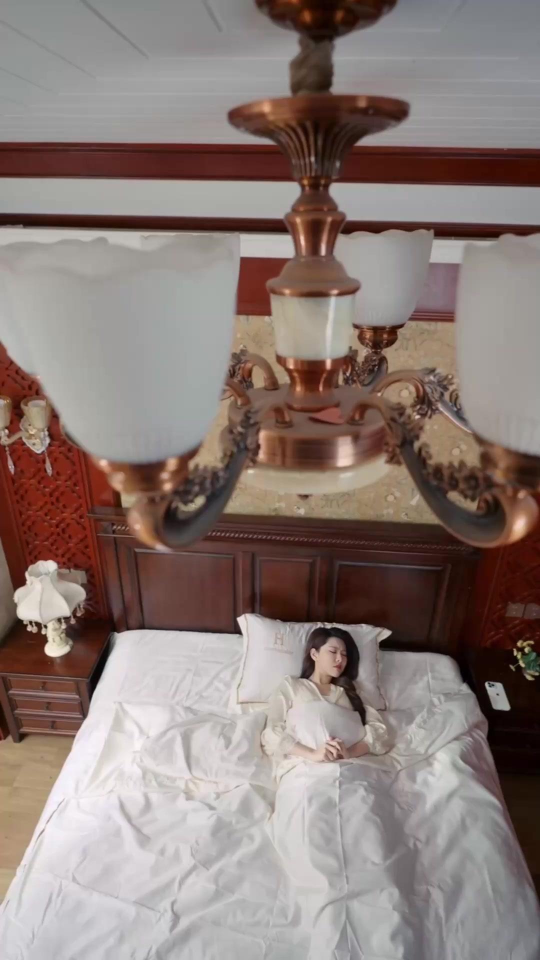 林深霧暗曉光遲