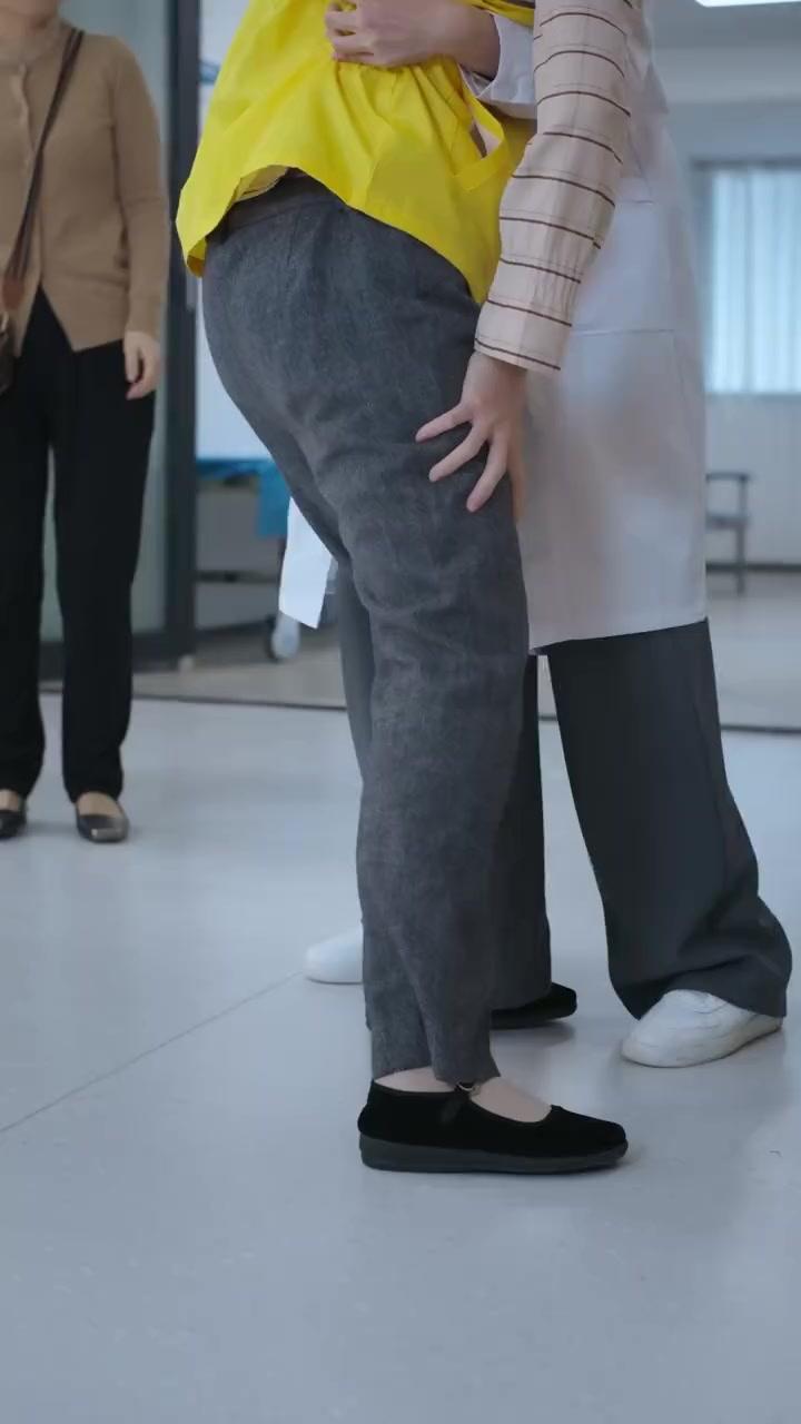  Setelah Putriku Memfitnahku, Aku Tertawa