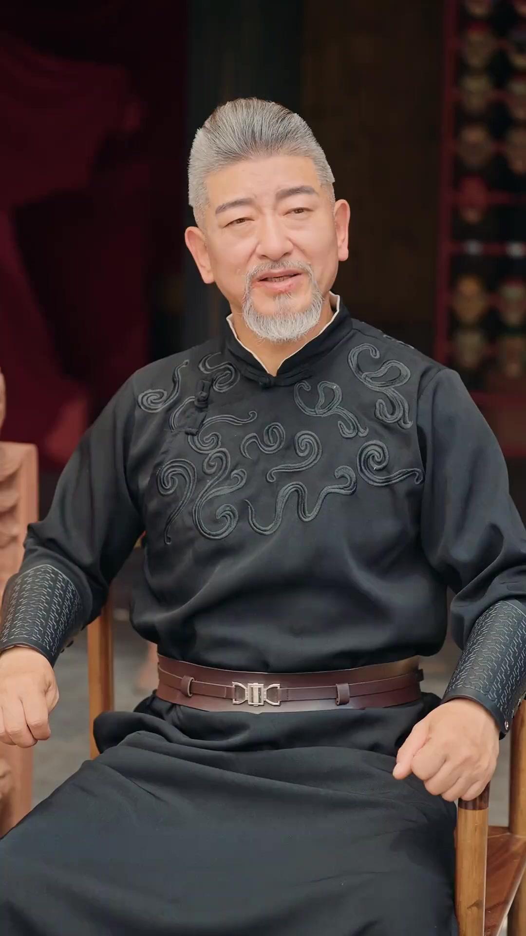 (Dublajlı) Mühürlü Yumruk