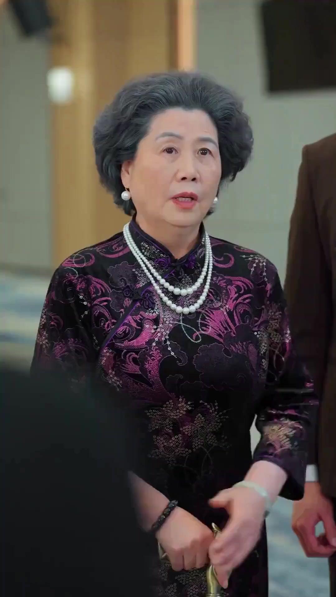 (Dubbed) Step Aside, the Real Heir is Back