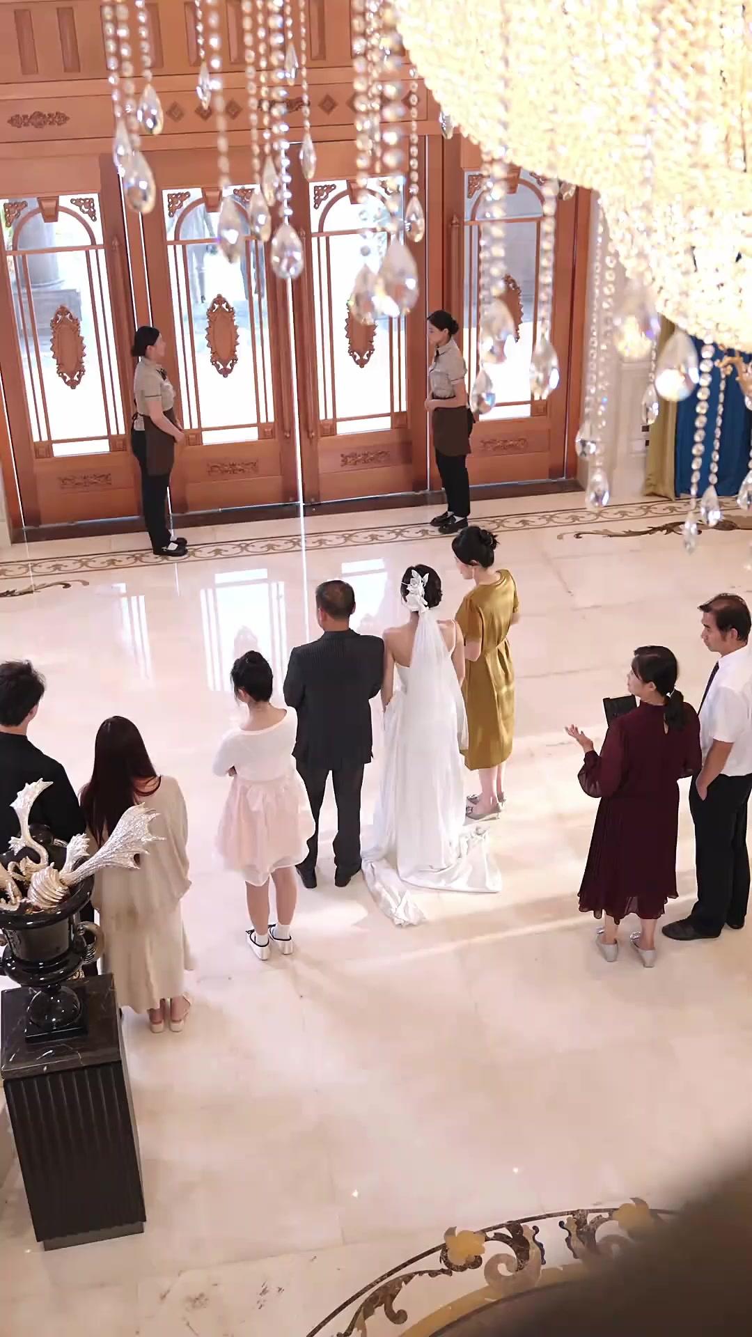 จุมพิตพลิกชีวิตรัก