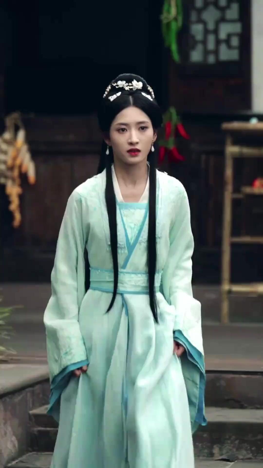 عند شوقٍ لا لقاء فيه