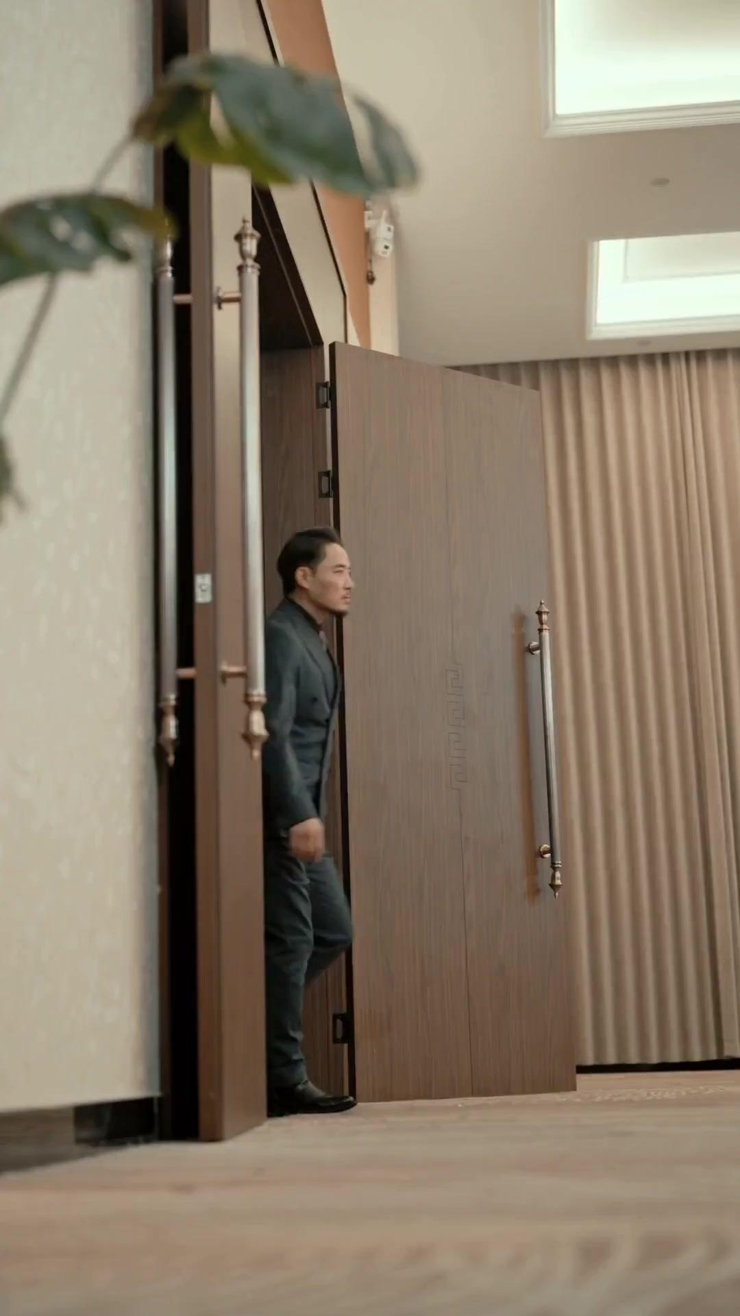 (Dubbed)Exiled Girl Now Rules Criminal World