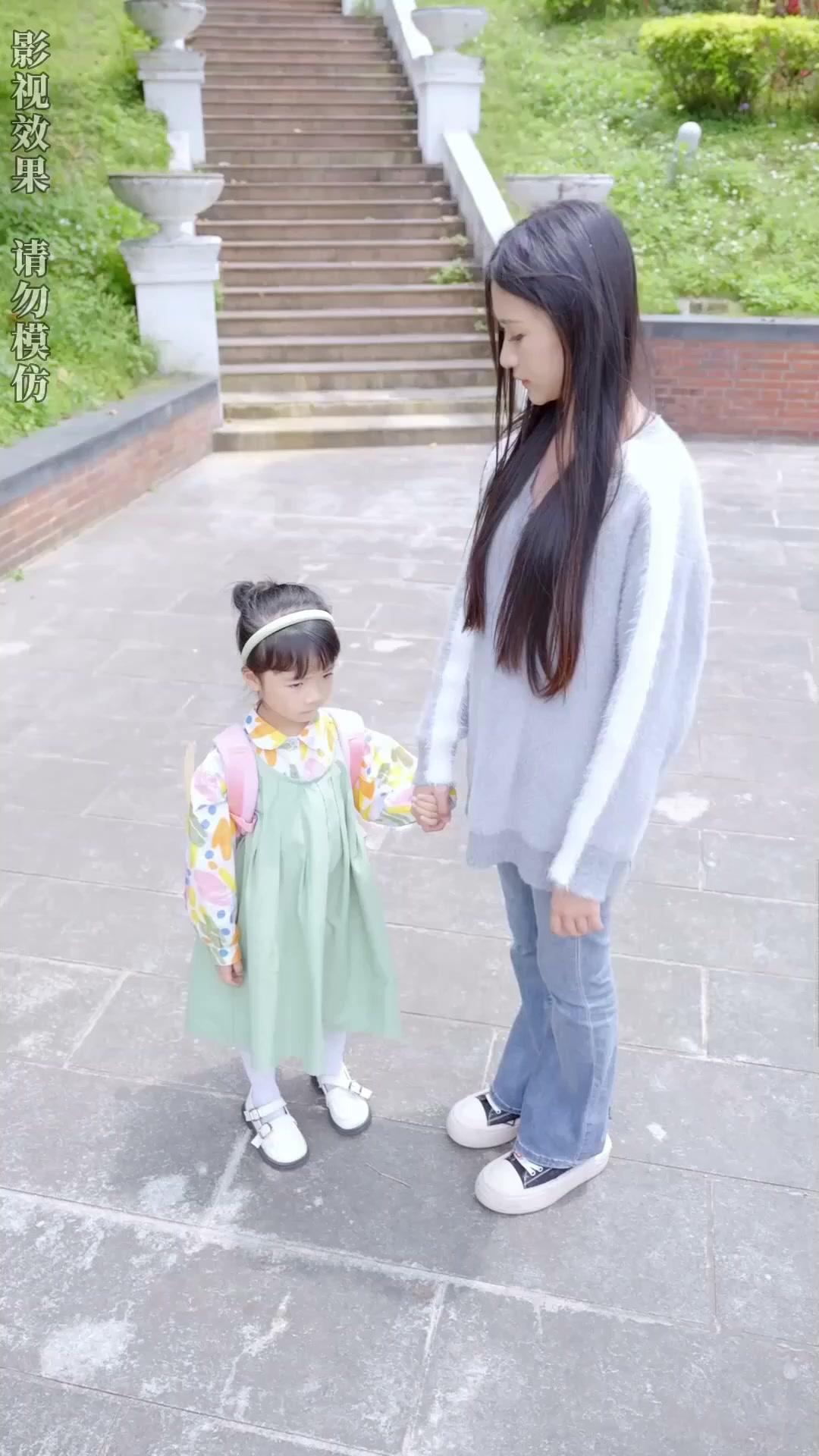 زوجي مدللني بجنون