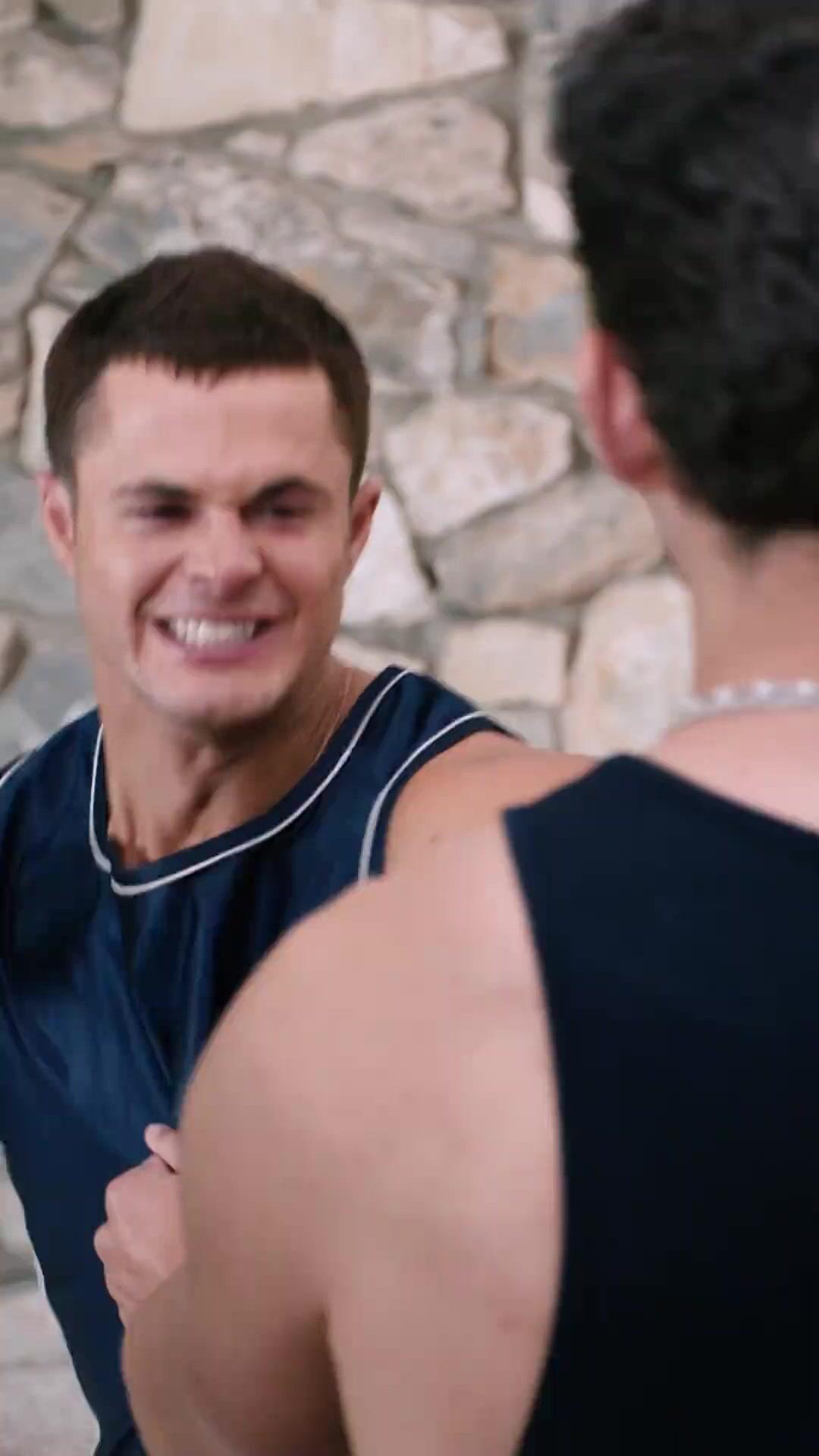 (Doblado) El dios regresó al juego