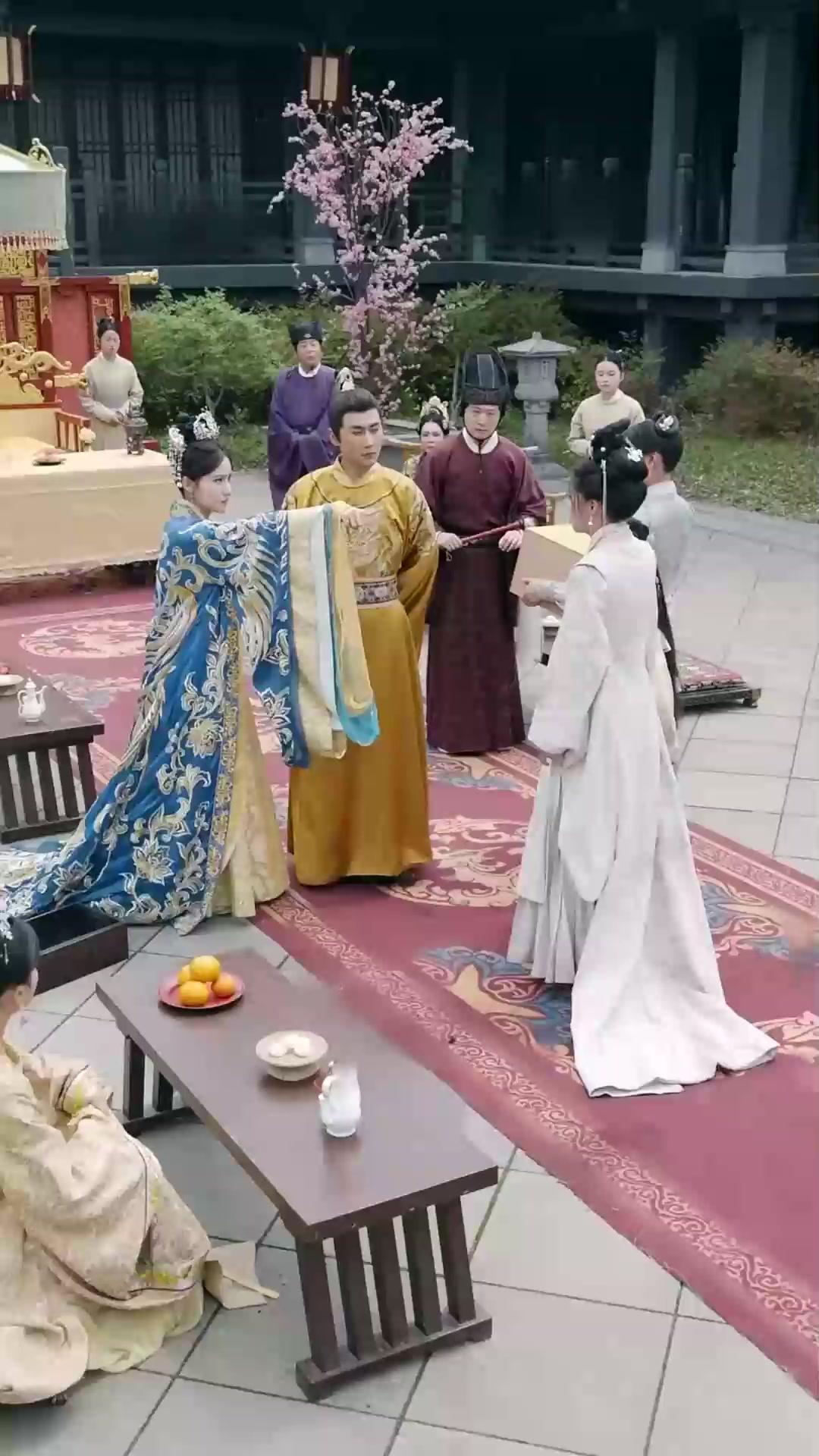 ย้อนวัย 8 ขวบ สู่เกมแค้นในวังหลวง