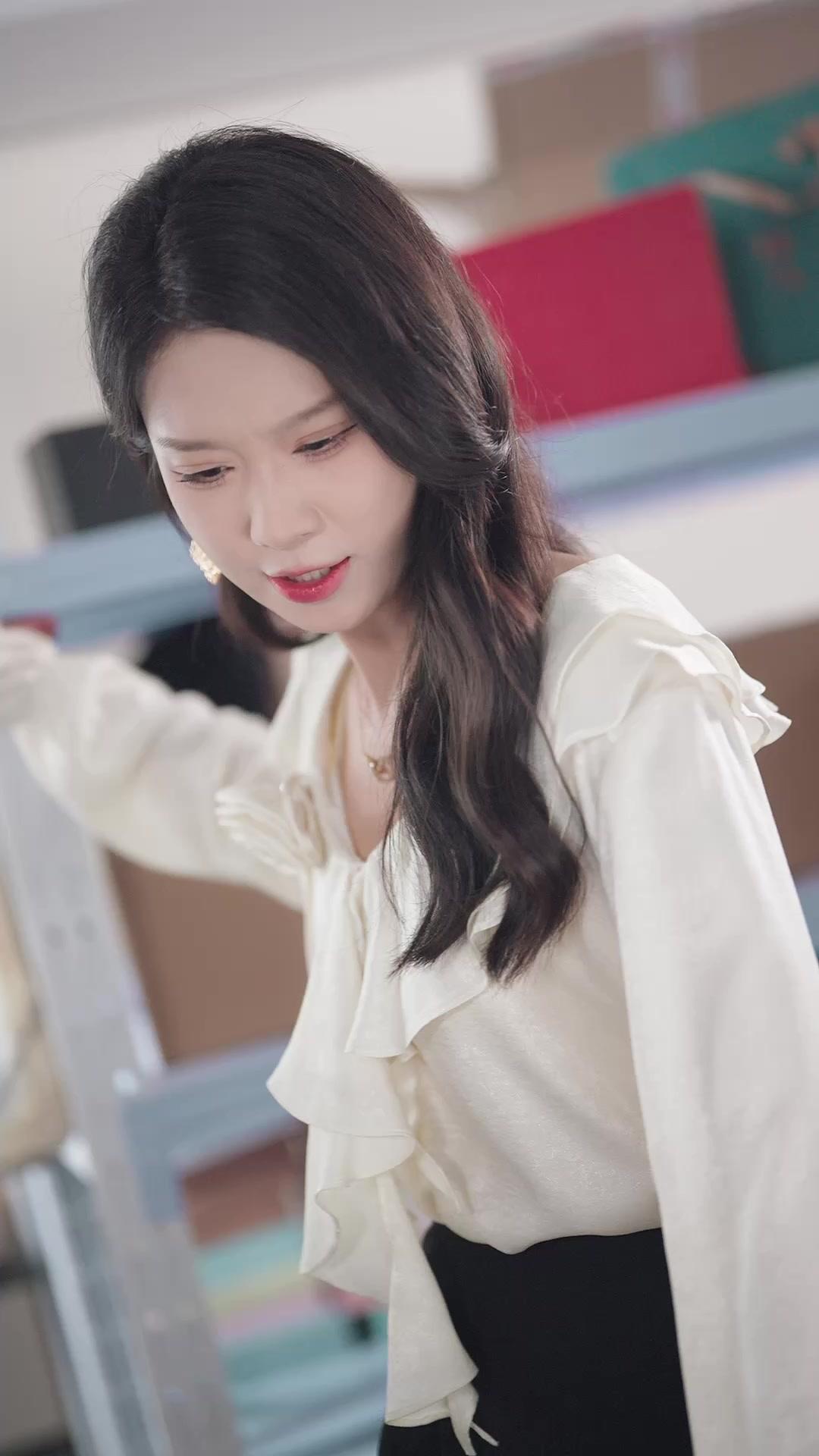 C'EST MOI LA VRAIE, DÉGAGE! 