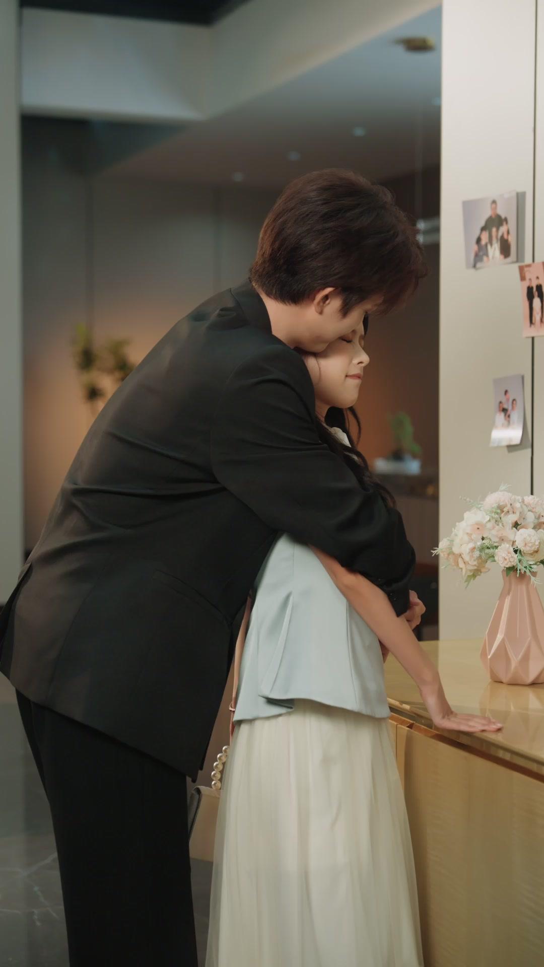 รักที่โอบอุ้มกันไว้