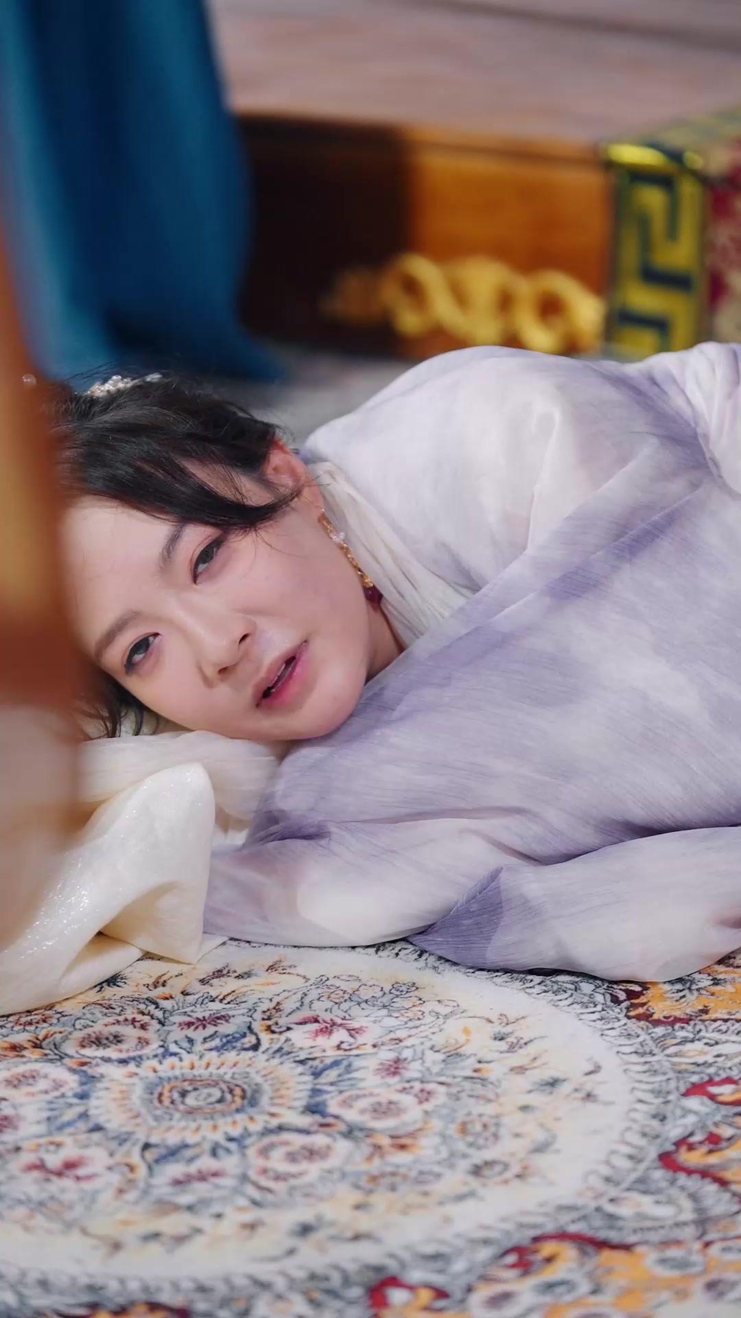 Percaturan Takdir Di Istana