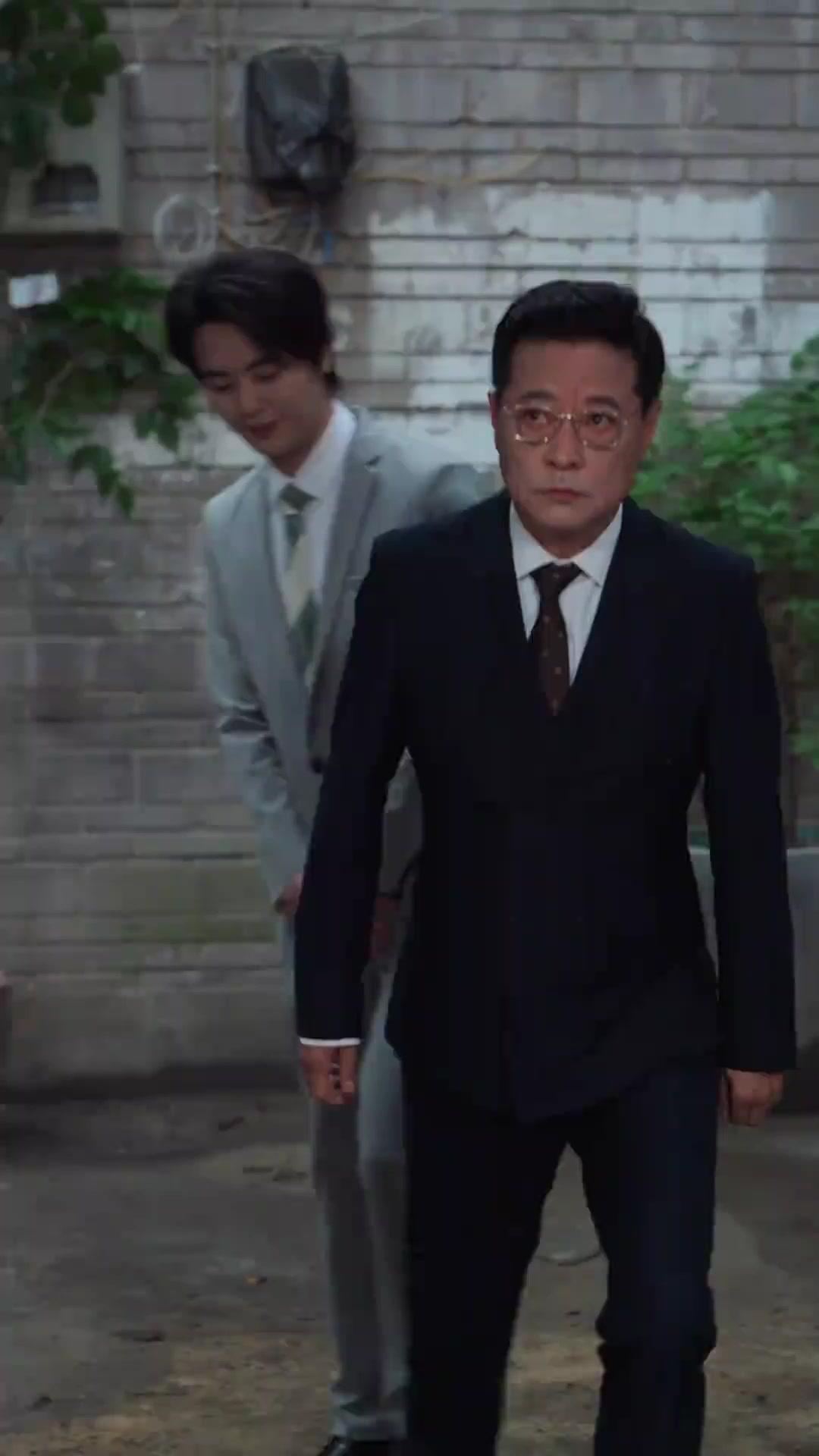 Fu Long Dağı'ndan İnmiş Efendi