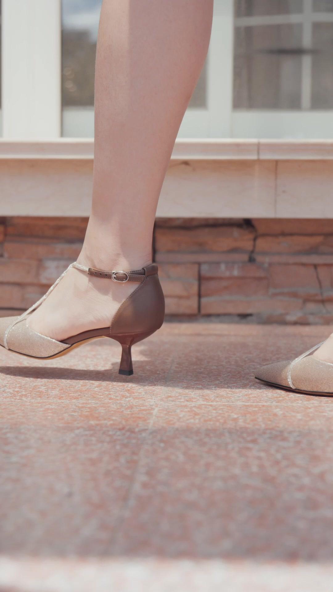 假鬼假怪踢鐵板