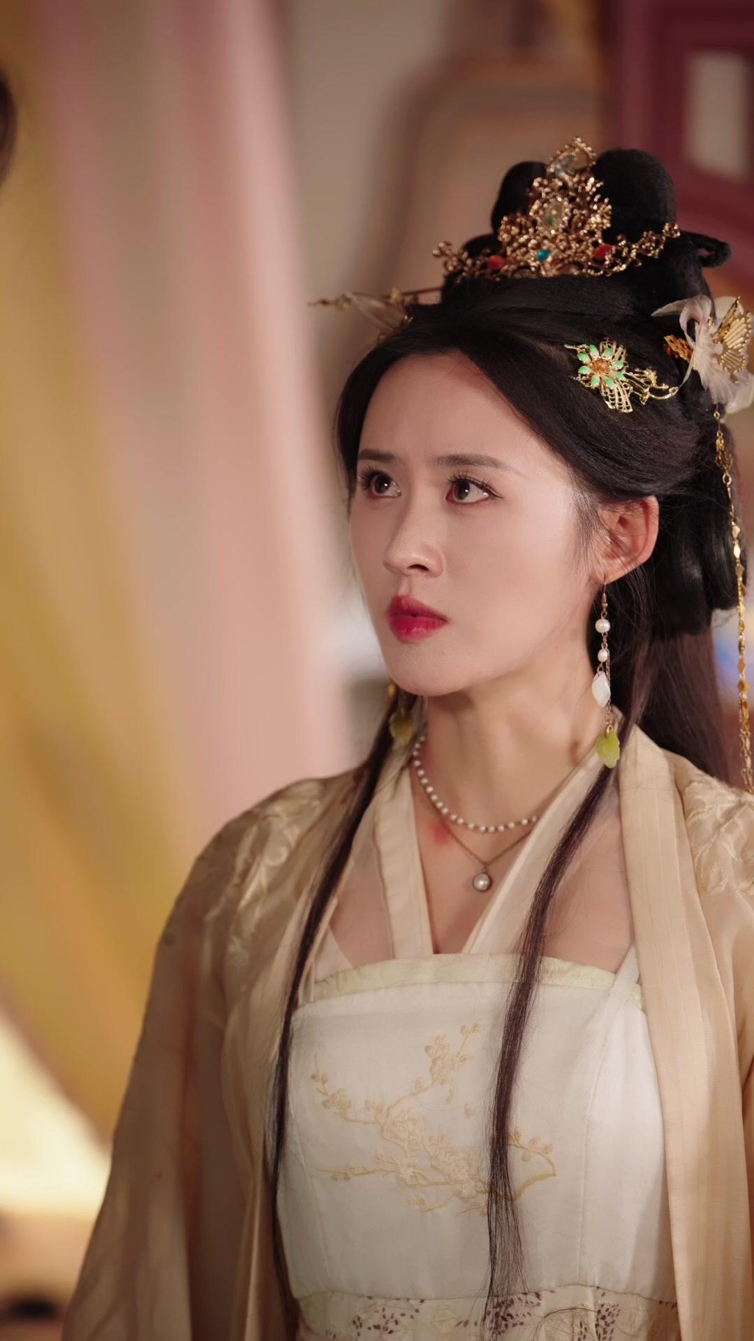 Bangkit Kembali, Menolak Jadi Istri Baik