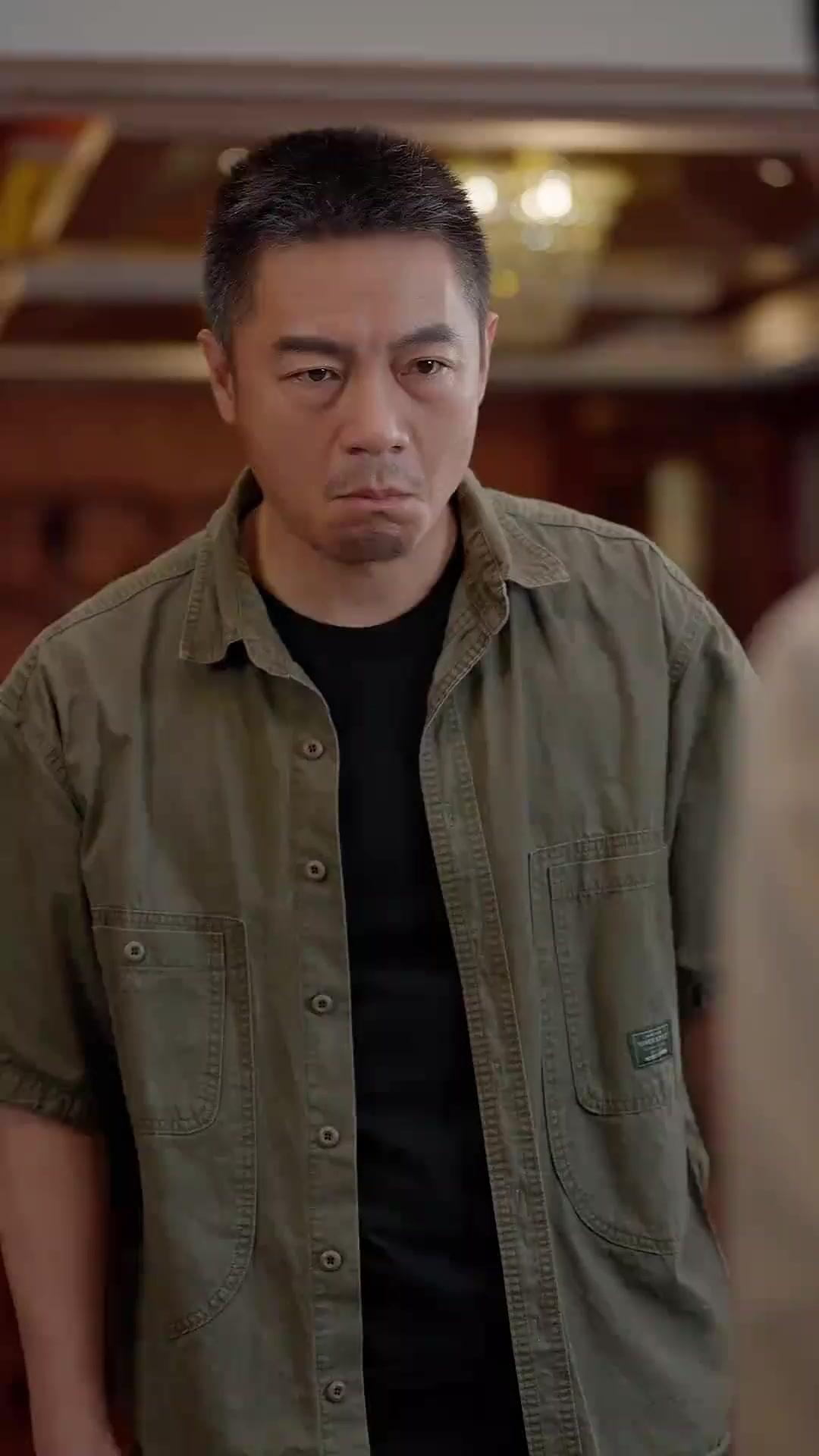 (พากย์เสียง) ความลับบนโต๊ะพนัน