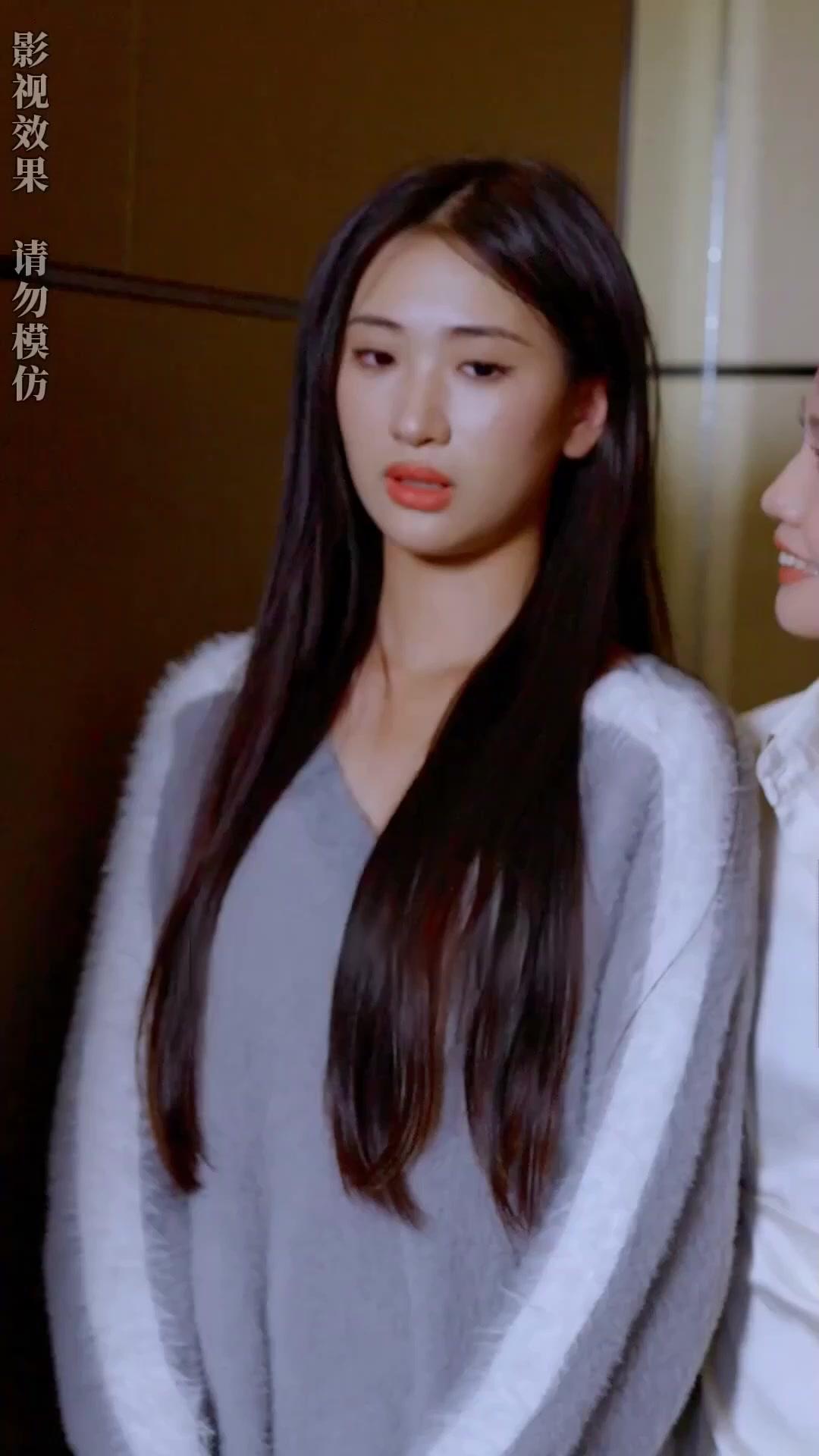 زوجي مدللني بجنون