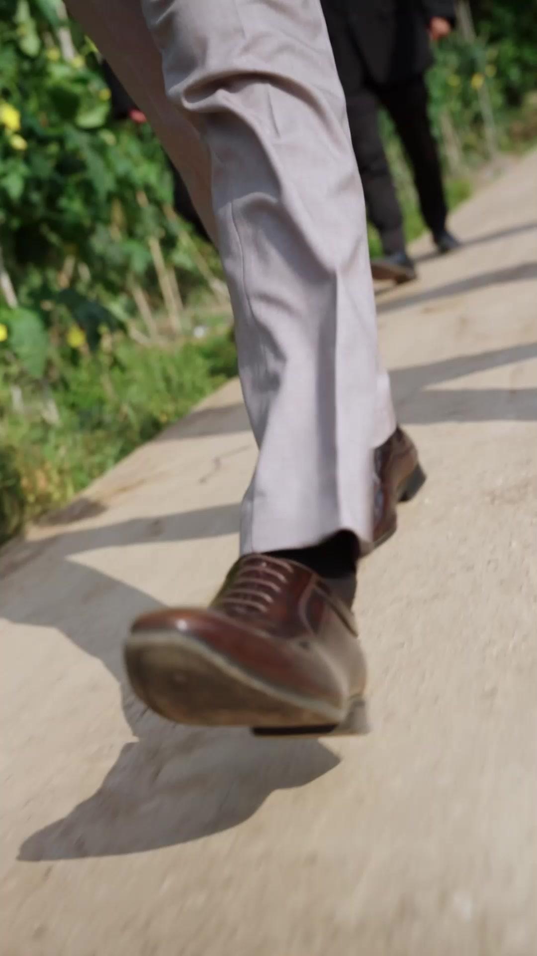 APRÈS LE DIVORCE, IL M'AIME FOLLEMENT