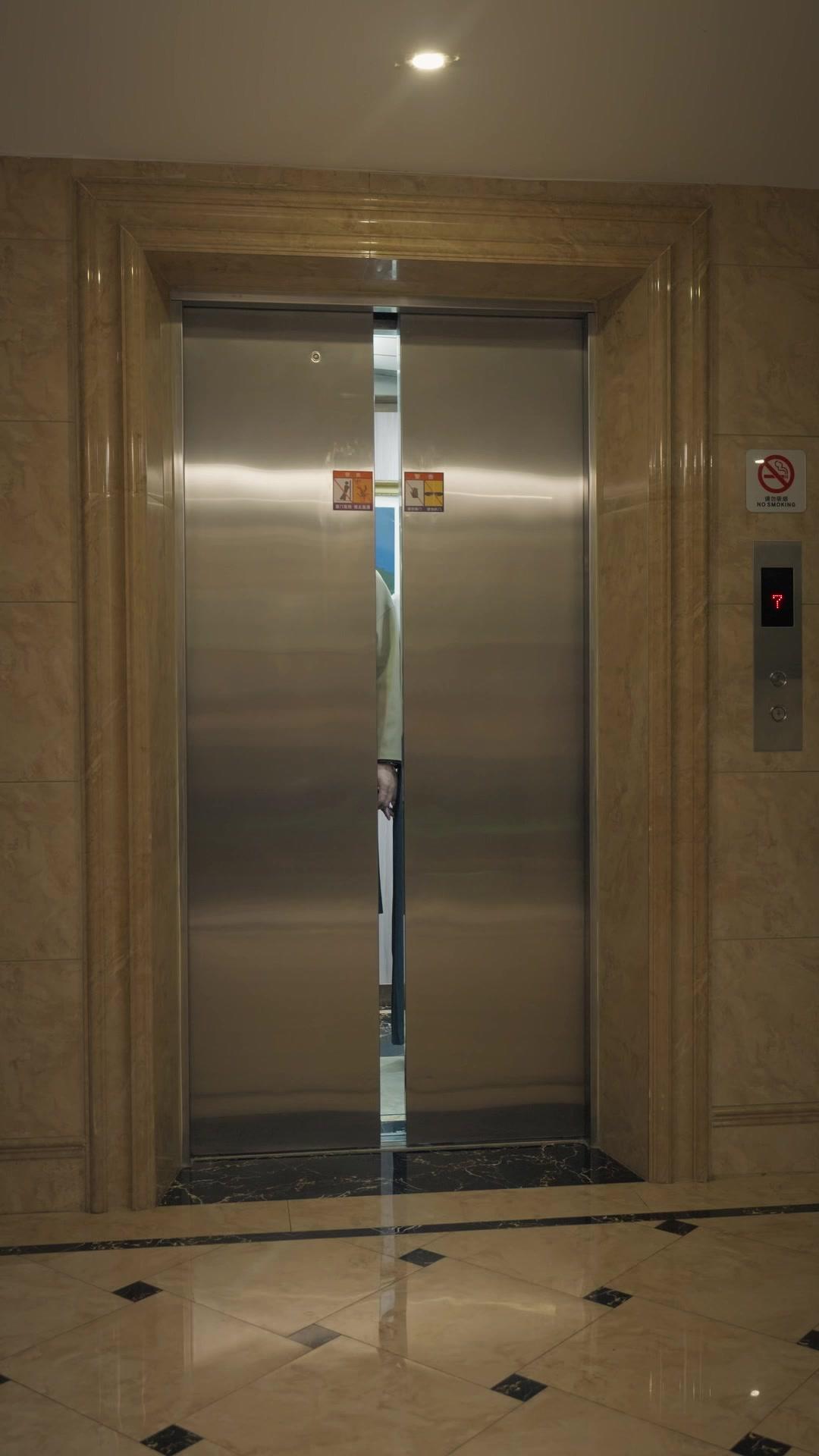  Kontrak Cinta Demi Si Kecil