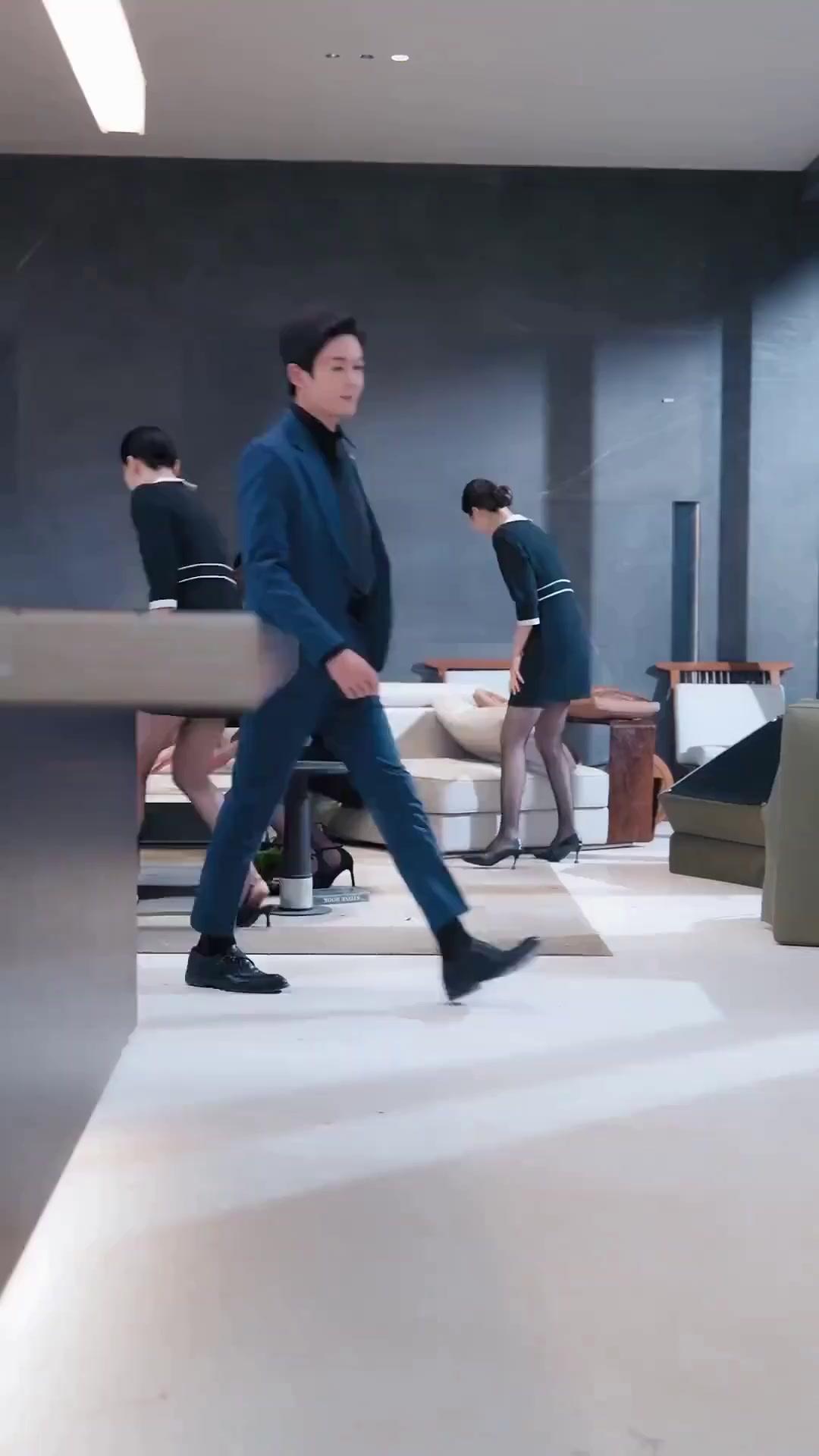 (พากย์เสียง) เมียจ๋า ขอเกาะหน่อยนะ