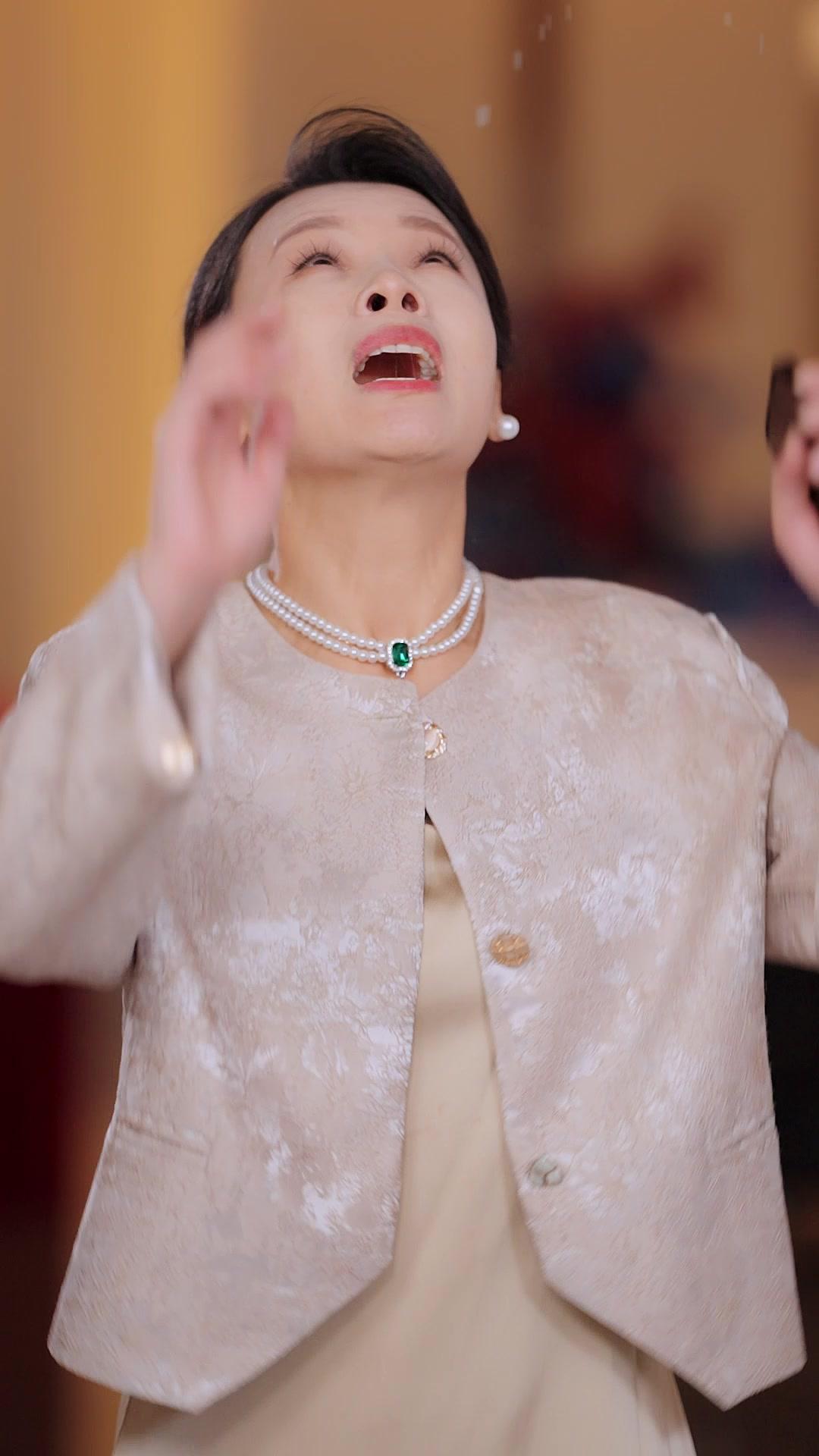 Dia Pilih Dia, Aku Bersinar