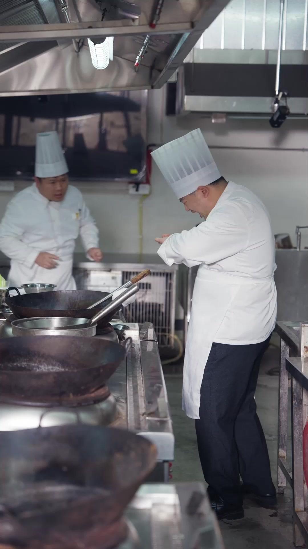 Hilangnya Tukang Masak Terunggul