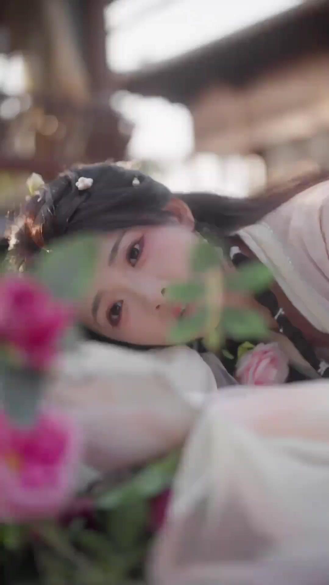 LA LUNE BLANCHE DU GRAND MAGICIEN