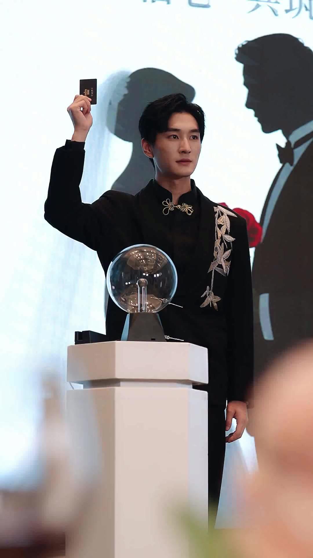 Cinta Pertama Tiga Dewi