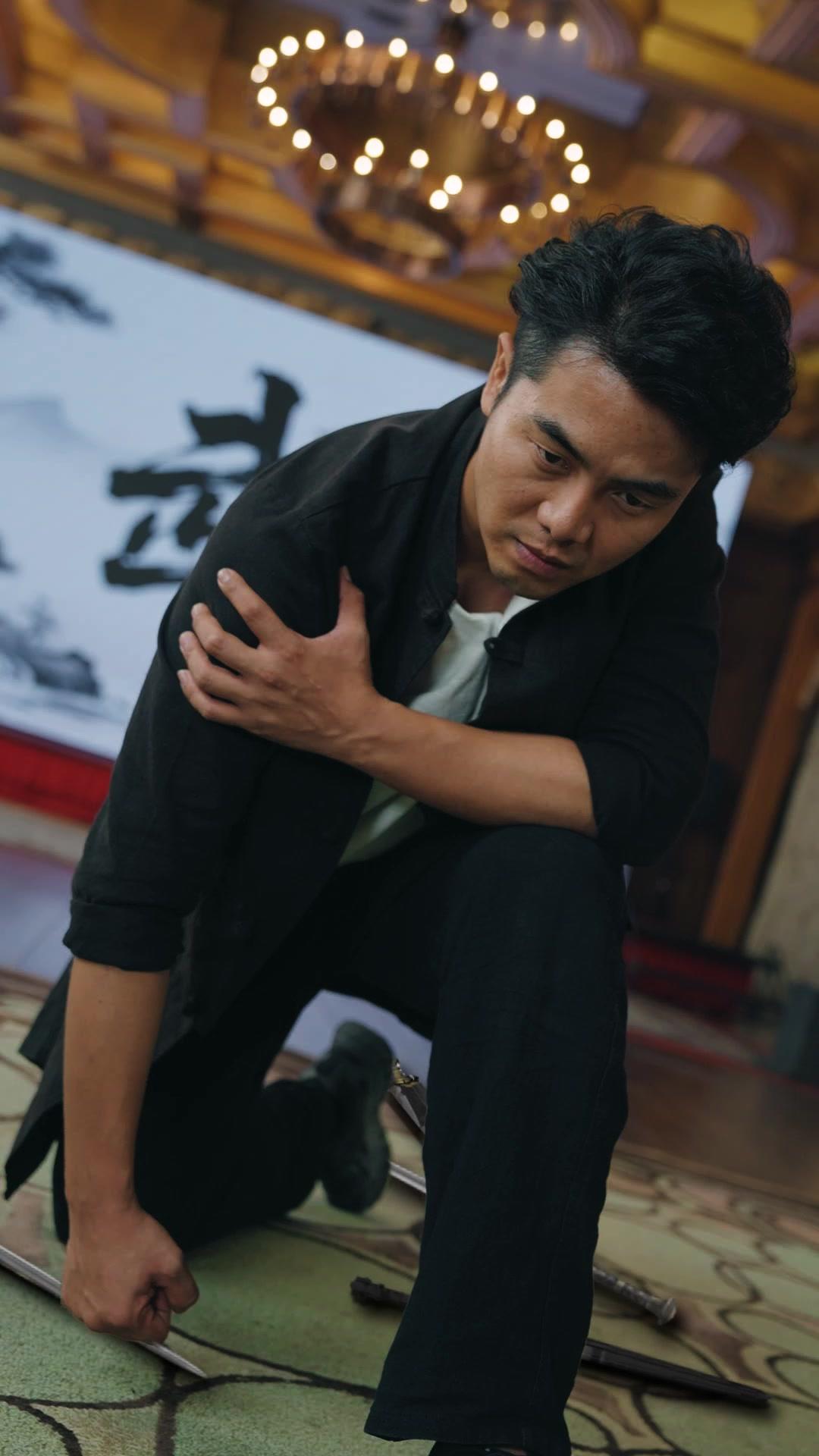 退隱大佬今天又在拯救世界