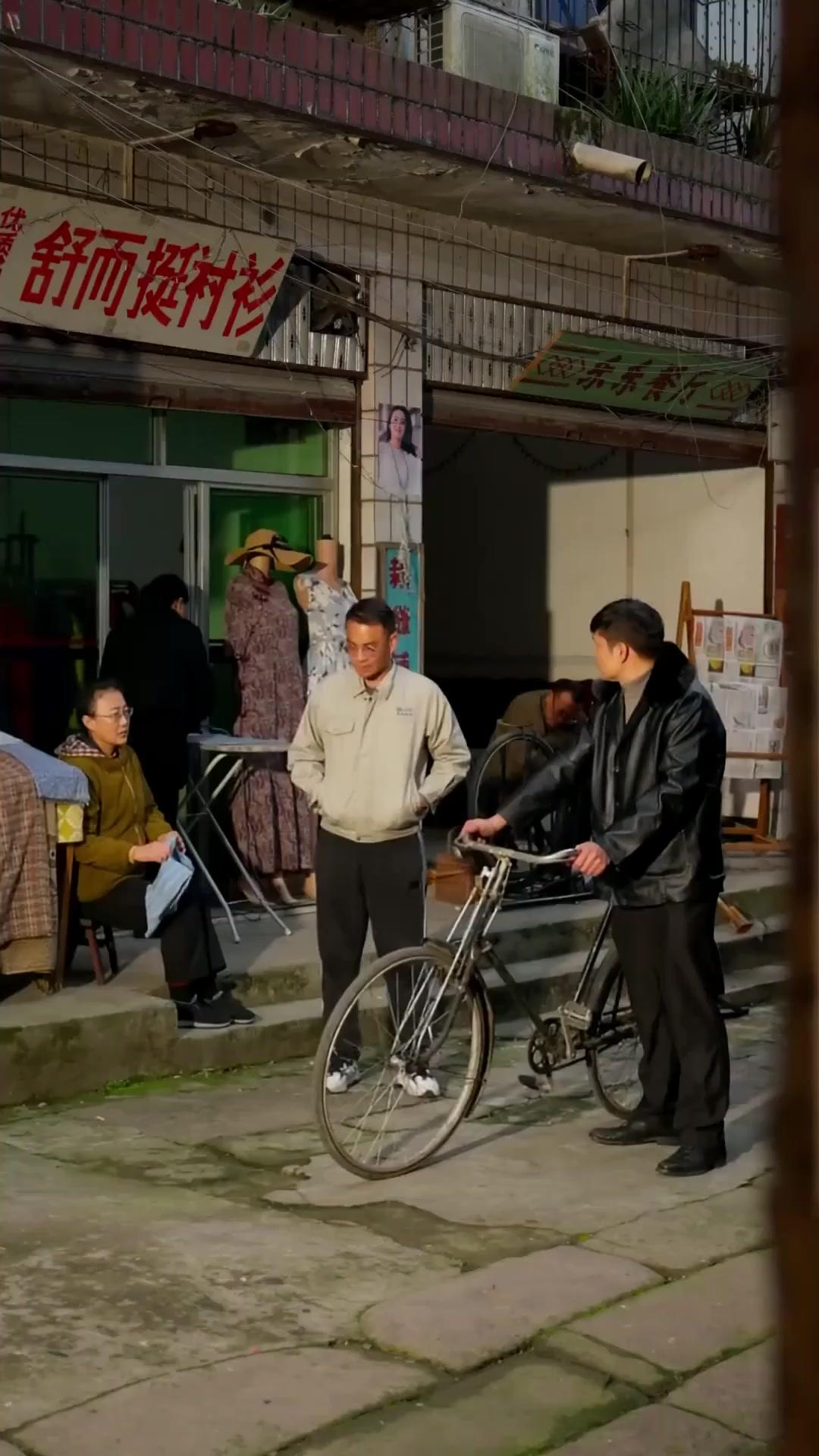 (Doblado) ¡Vuelve el Doctor Proscrito!