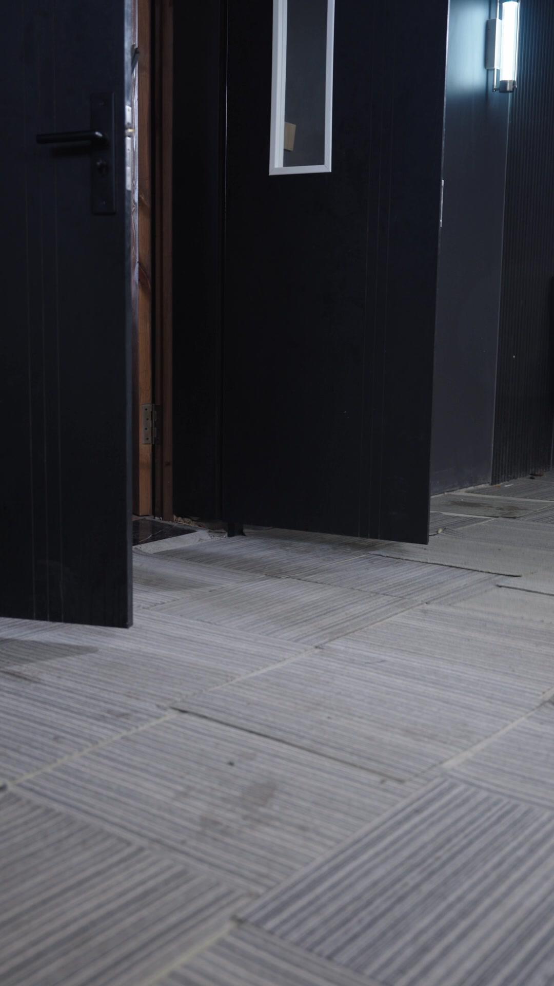 Heiress Sisters Back for Blood