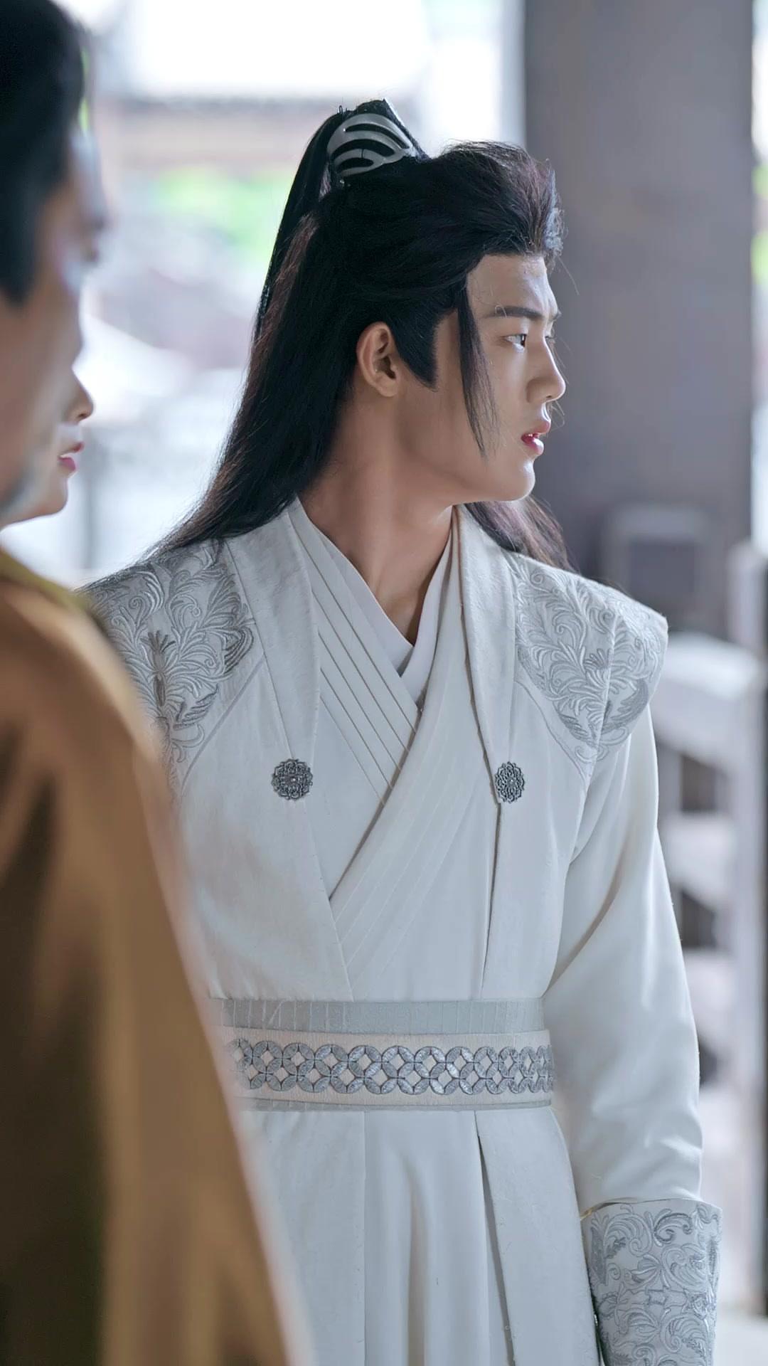 سيف الطاغية: صعود الأمير المنبوذ