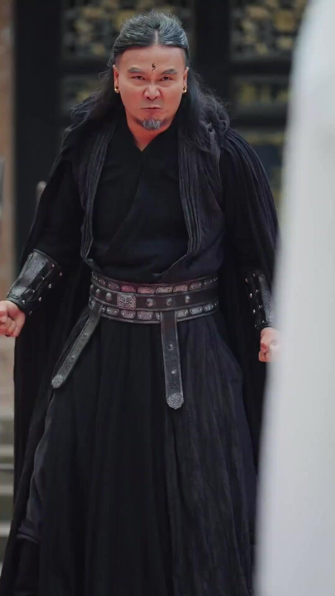 Kılıcını çek! Anne!