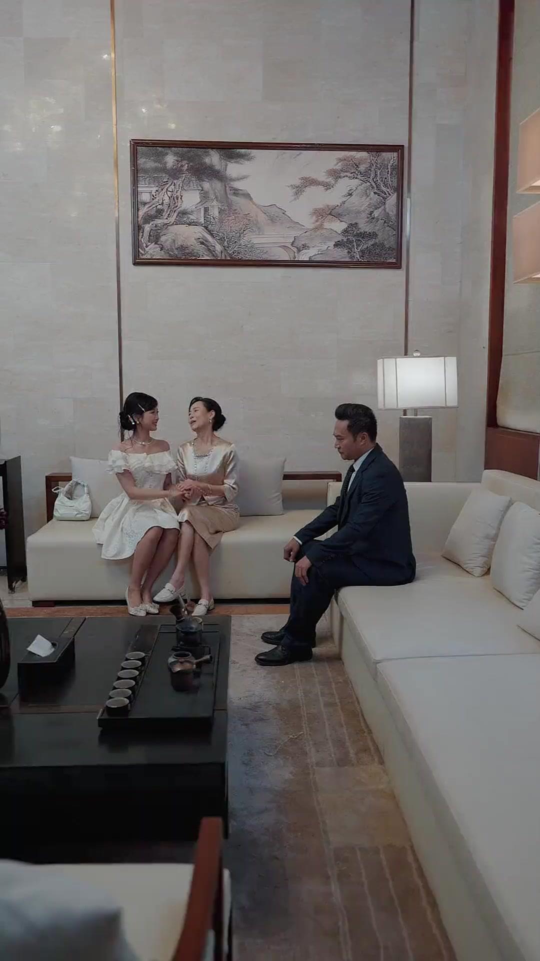 เธอไม่ใช่จันทราเดิม