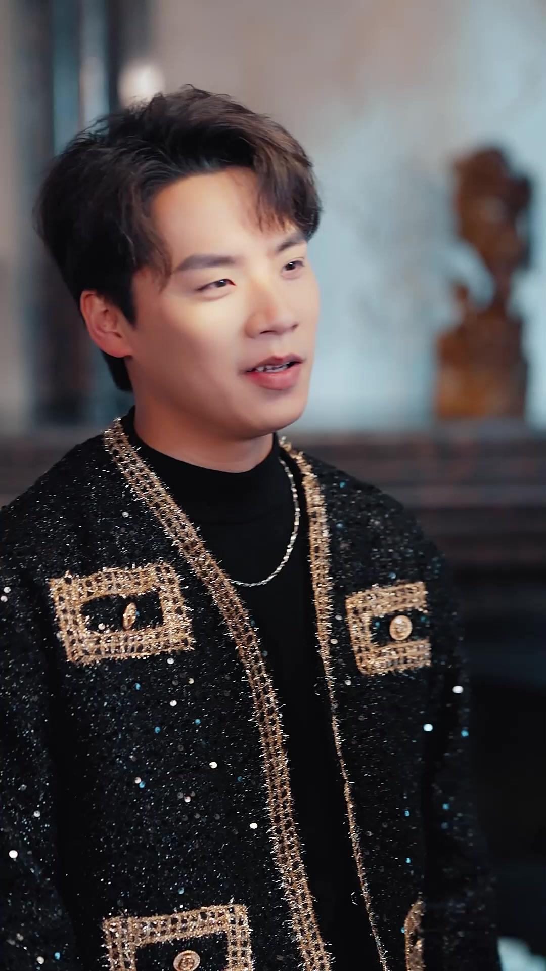 Llegó en la oscuridad