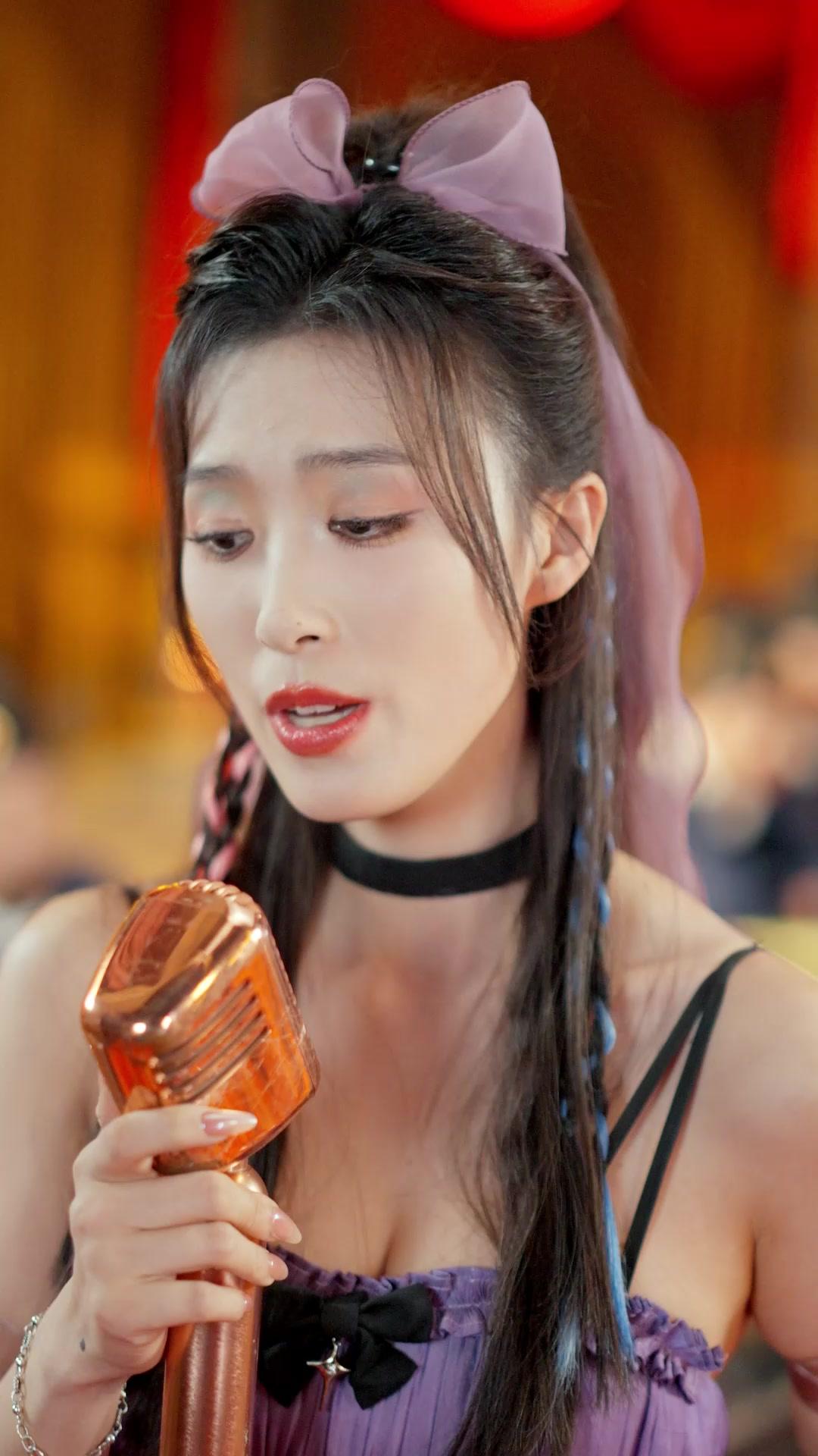 Bagaimana Kelip-kelip Boleh Bersaing Dengan Bulan