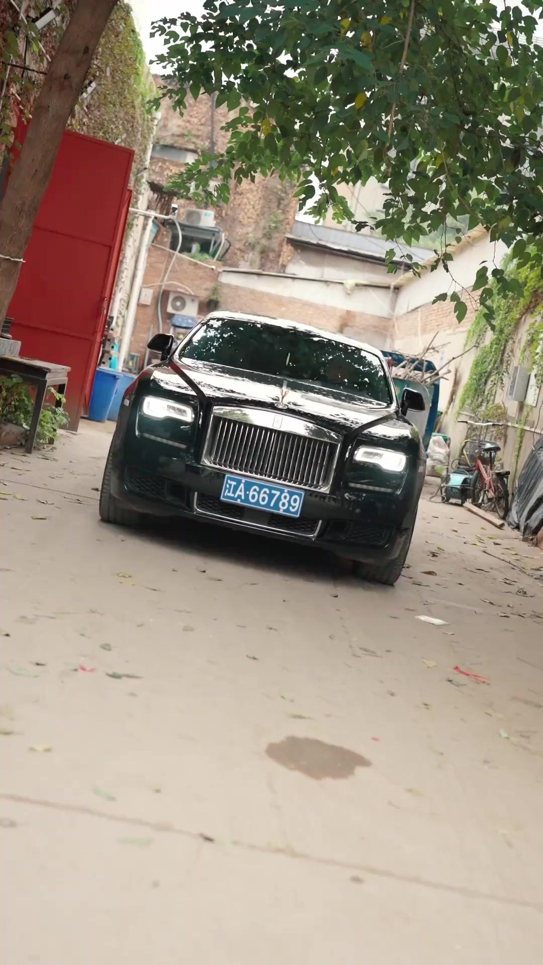 JE NE VEUX PAS DE CETTE BELLE-FILLE