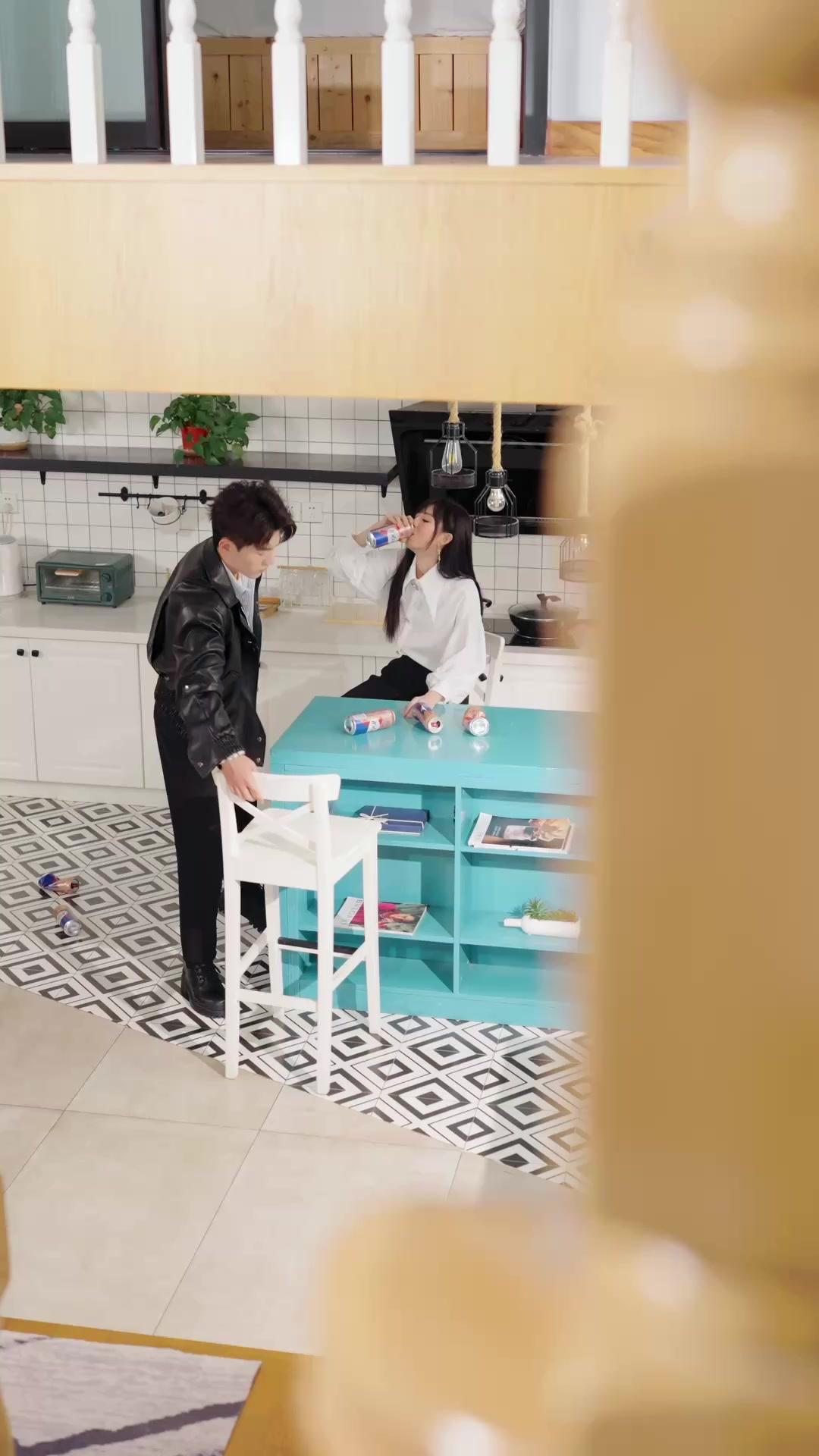 Hati Terkunci, Cinta Datang