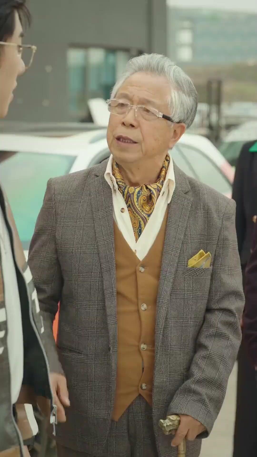 PETITE SŒUR MAIS GROSSE LEGENDE !