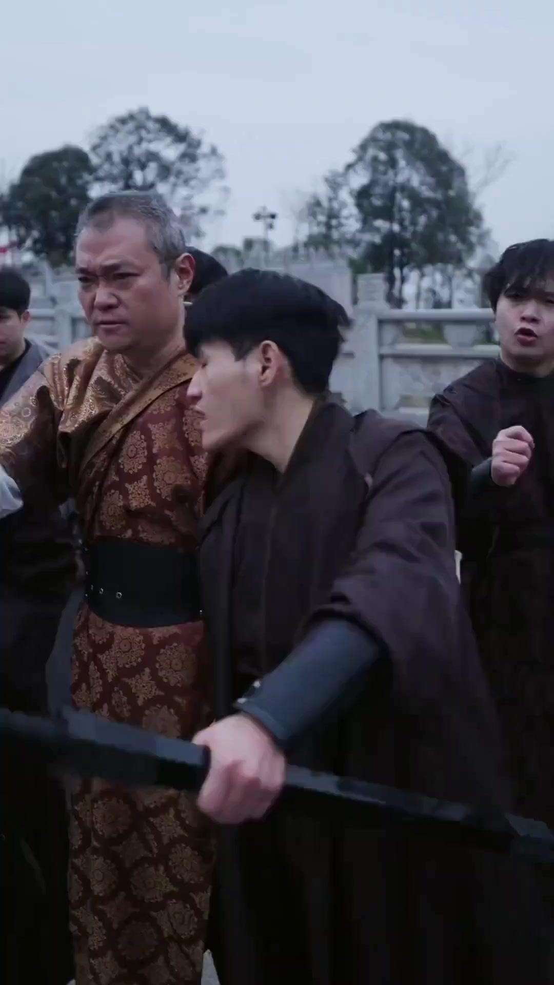 (Doblado)Maestro Joven de la espada