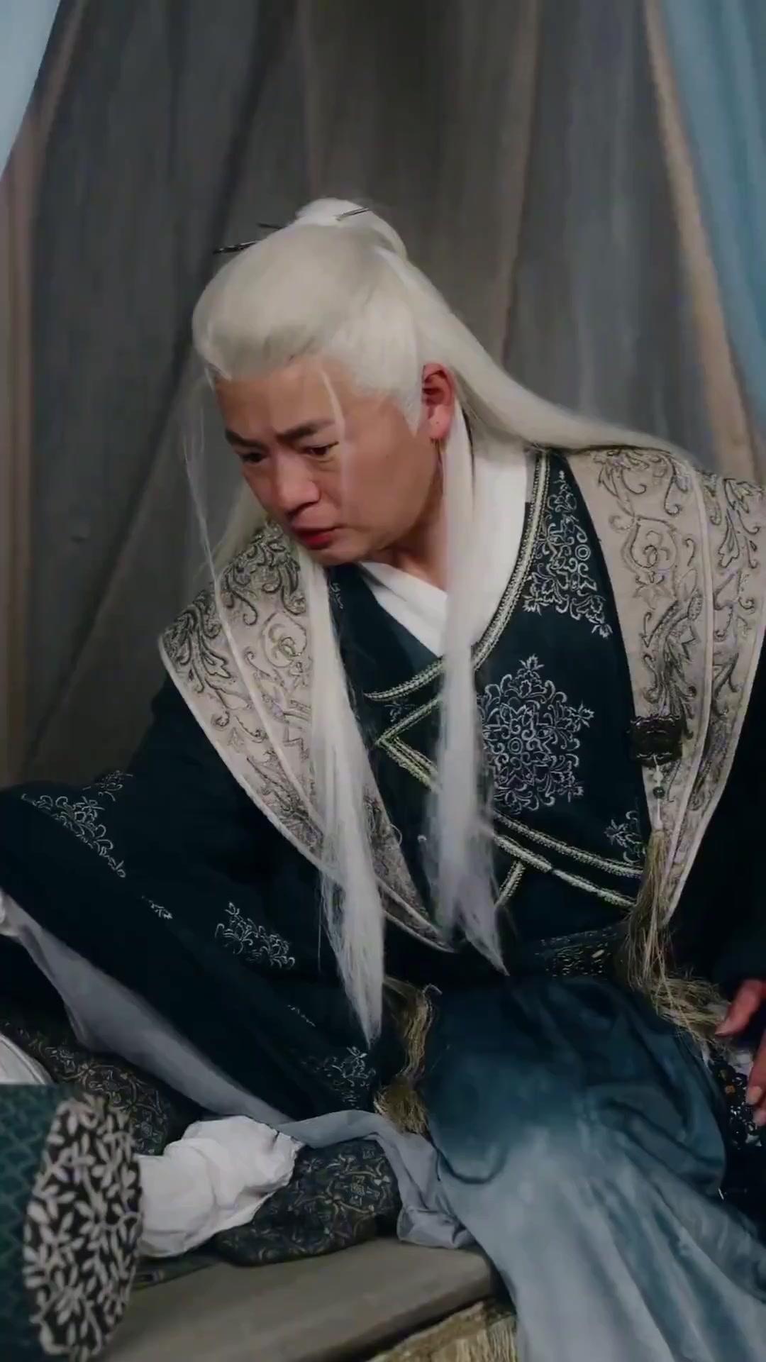 (Doblado)Todos creen que soy un maestro