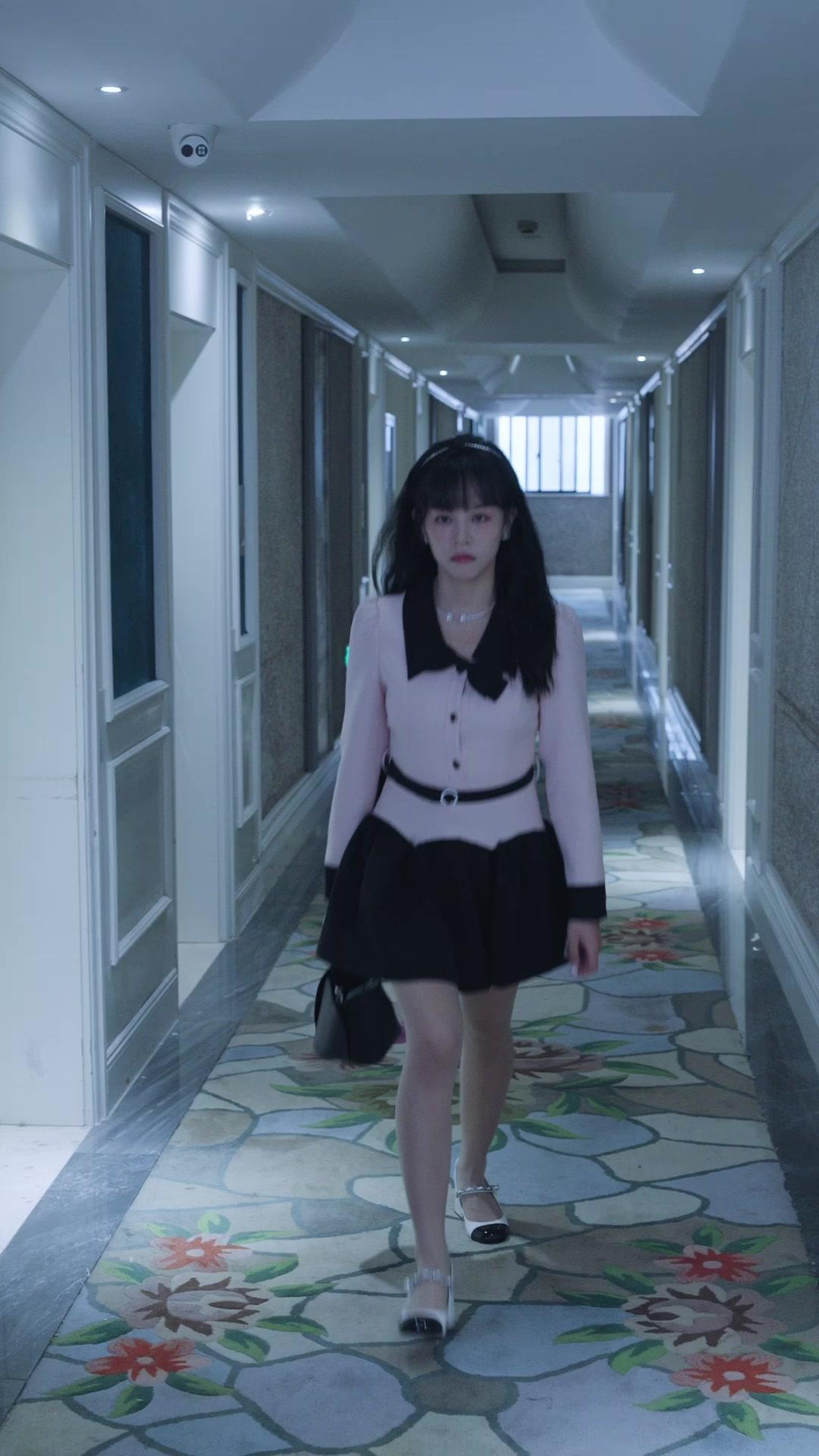 NOUVEAU VISAGE, VIEILLE RANCUNE