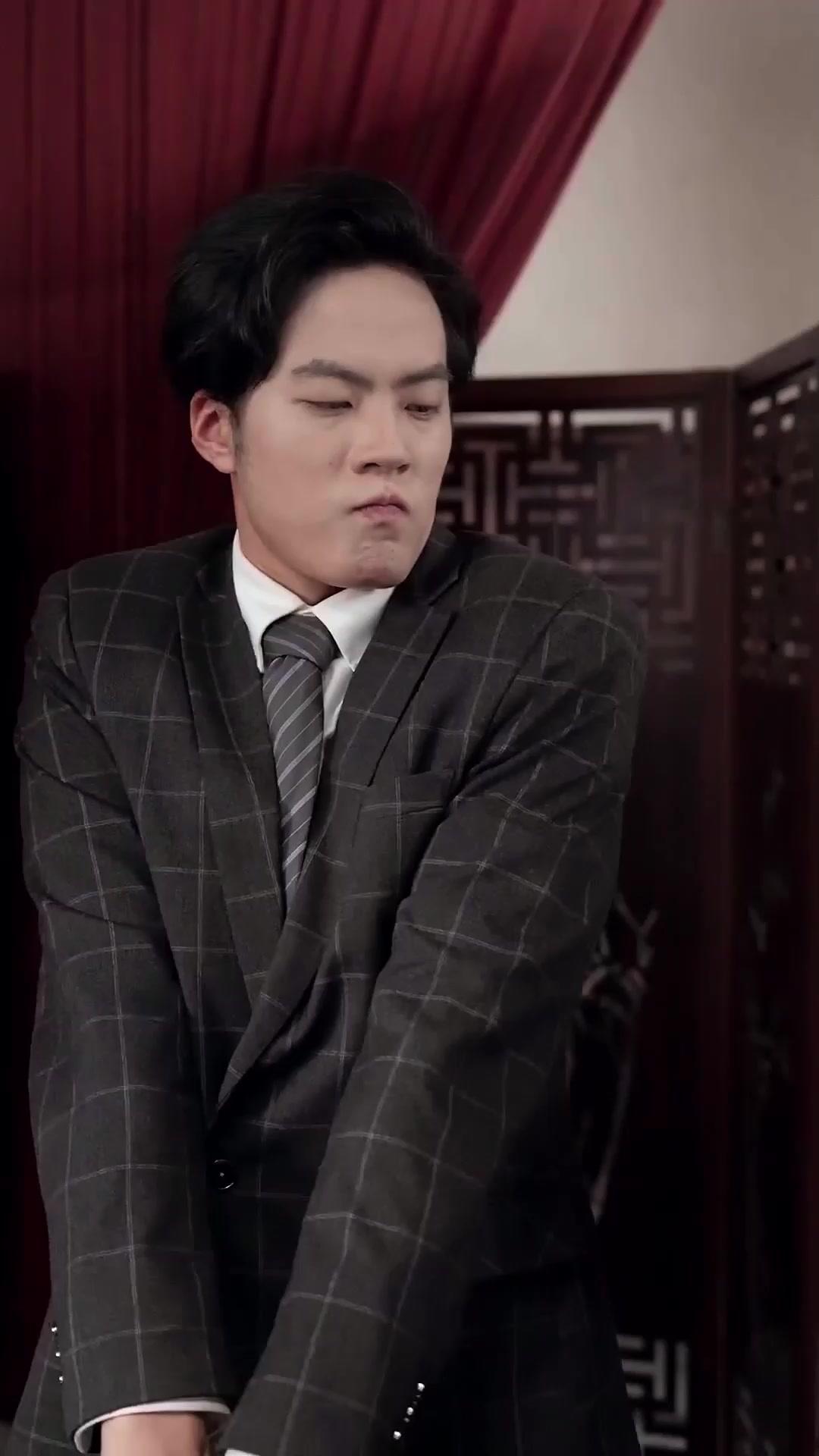 毒花が月に咲く