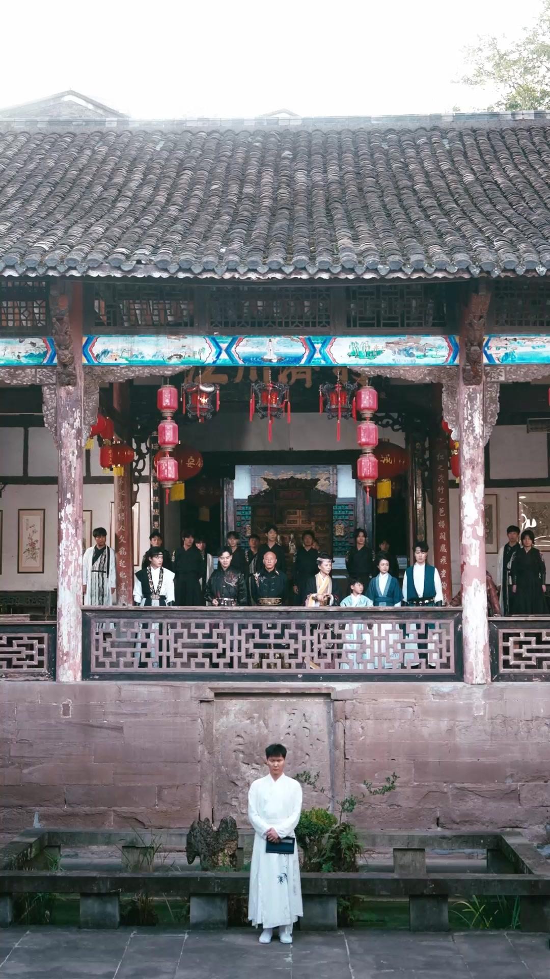 L'ENFANT SAINT TERRIBLE