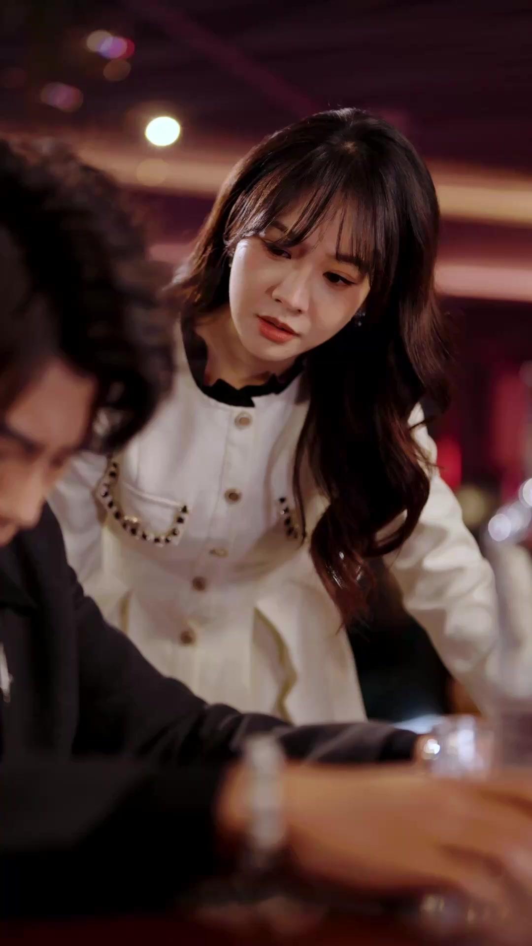 Hati Terkunci, Cinta Datang