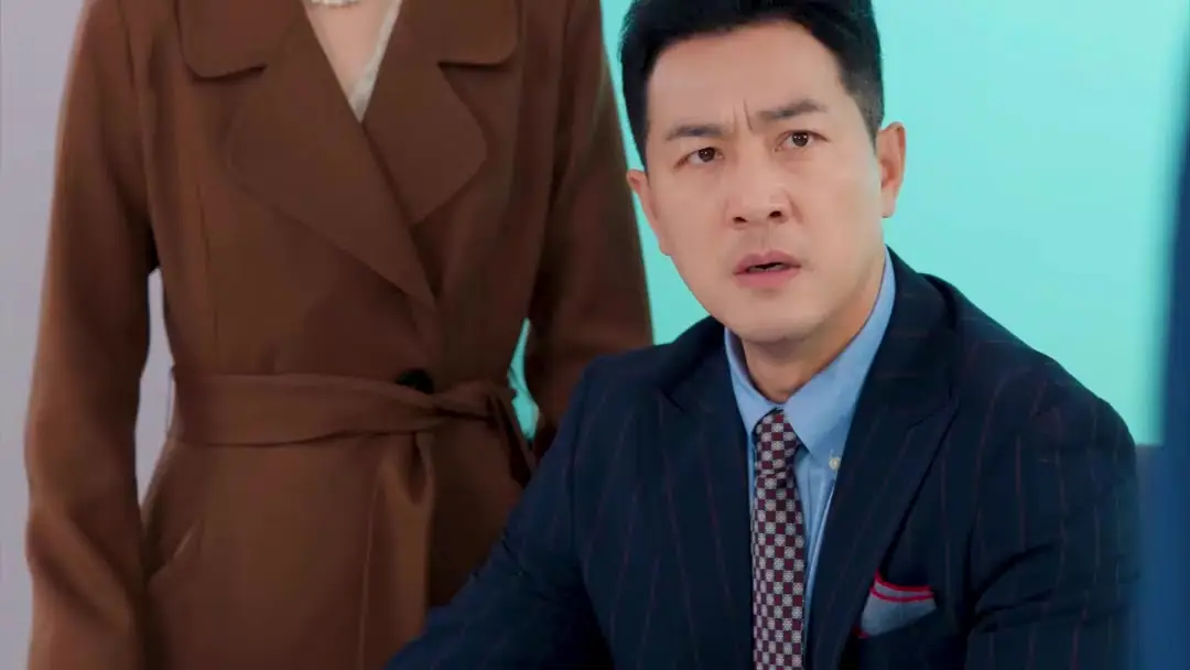 与君白首此人间ep-1：股东会上的纸飞机与热带衬衫