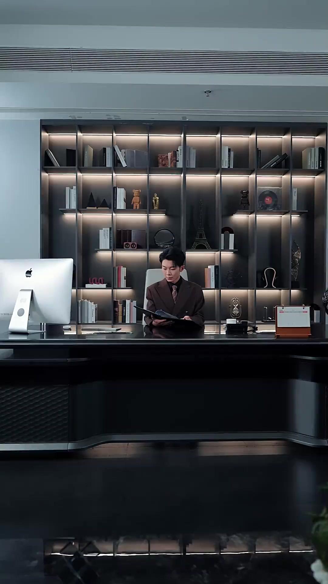 Ex-Girlfriend Wants Back? No Way!