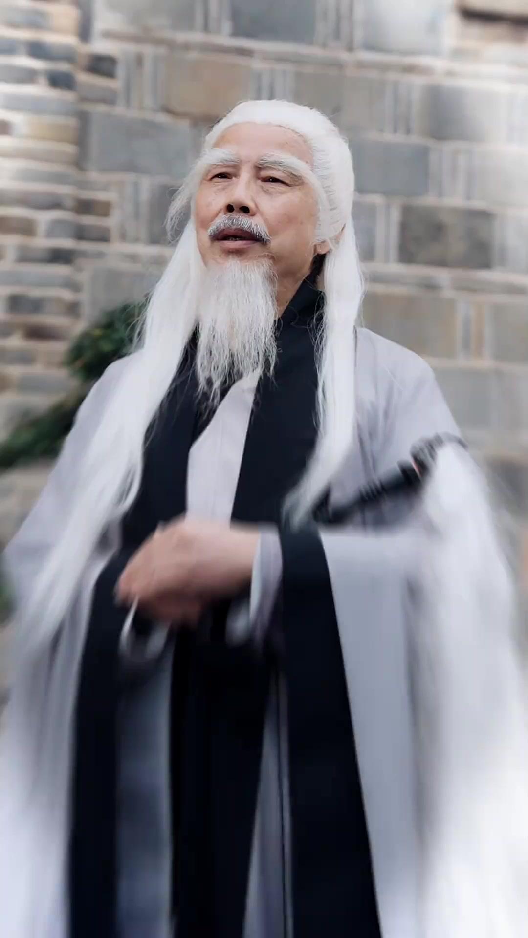 LUCIENNE REINE ABSOLUE